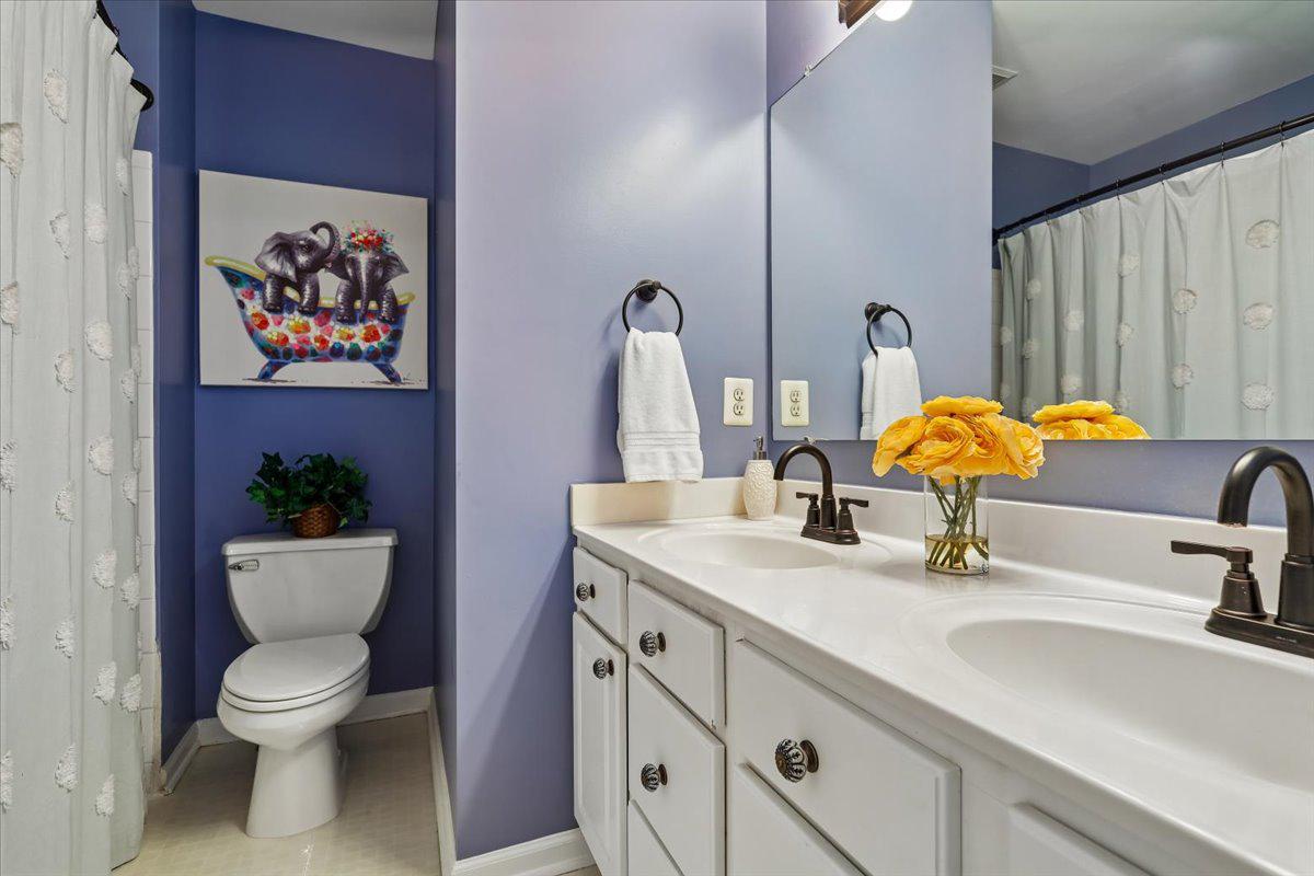 COMPTON RIDGE - Residential