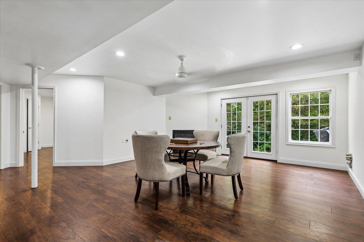 COMPTON RIDGE - Residential