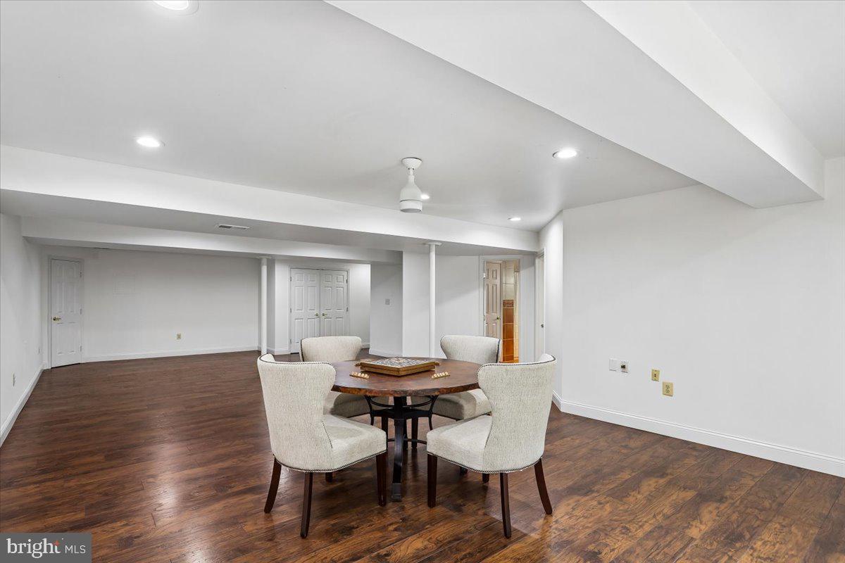 COMPTON RIDGE - Residential