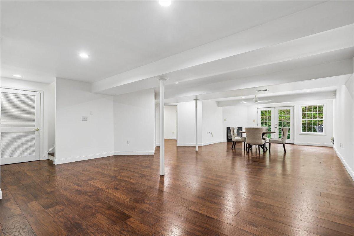 COMPTON RIDGE - Residential