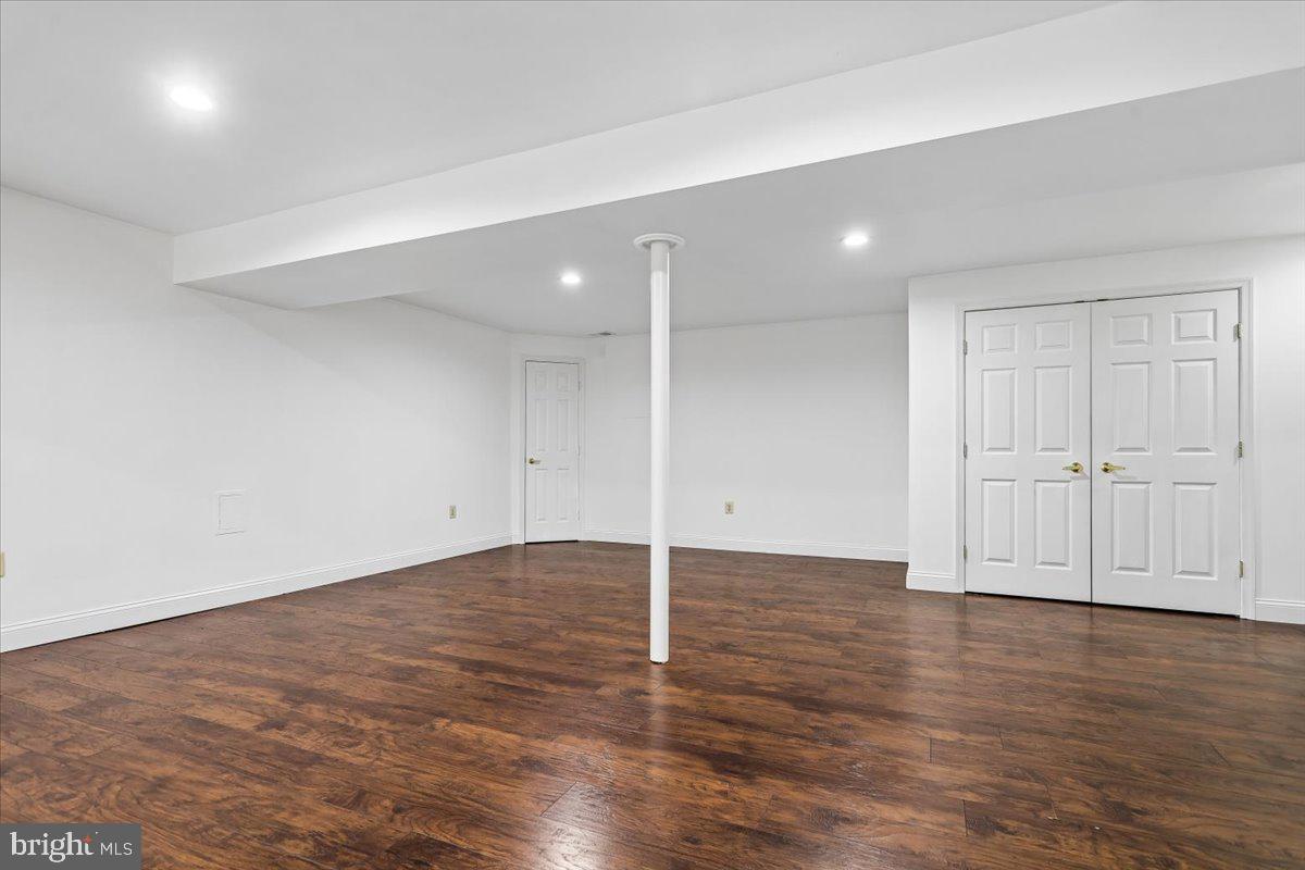 COMPTON RIDGE - Residential