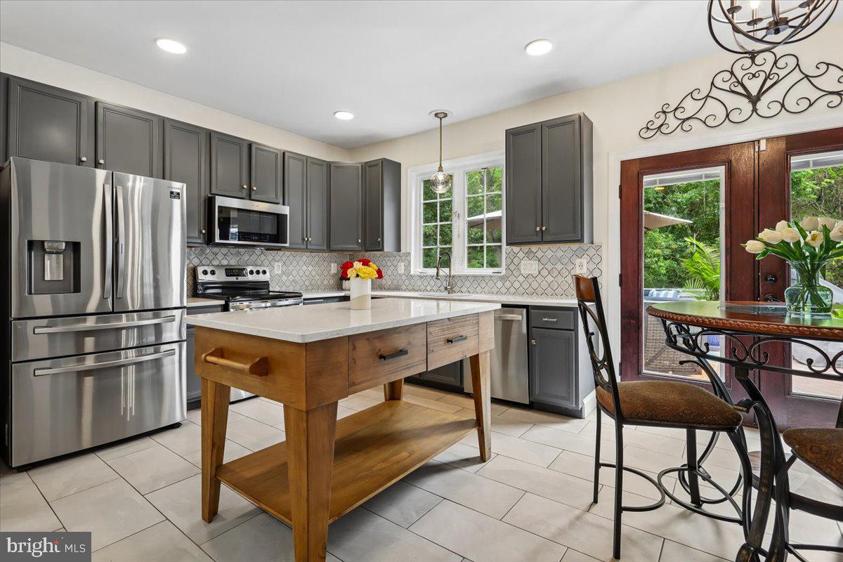COMPTON RIDGE - Residential