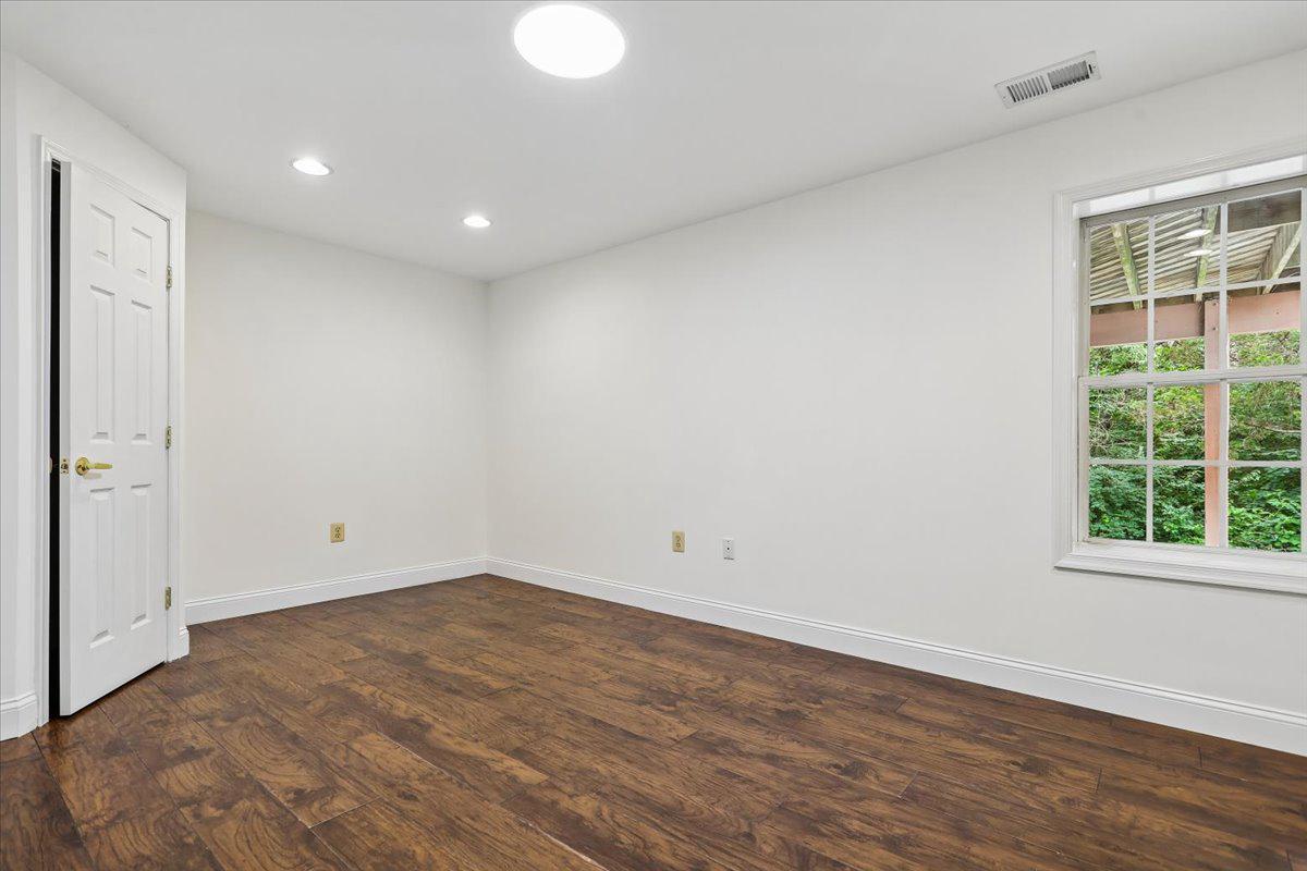 COMPTON RIDGE - Residential
