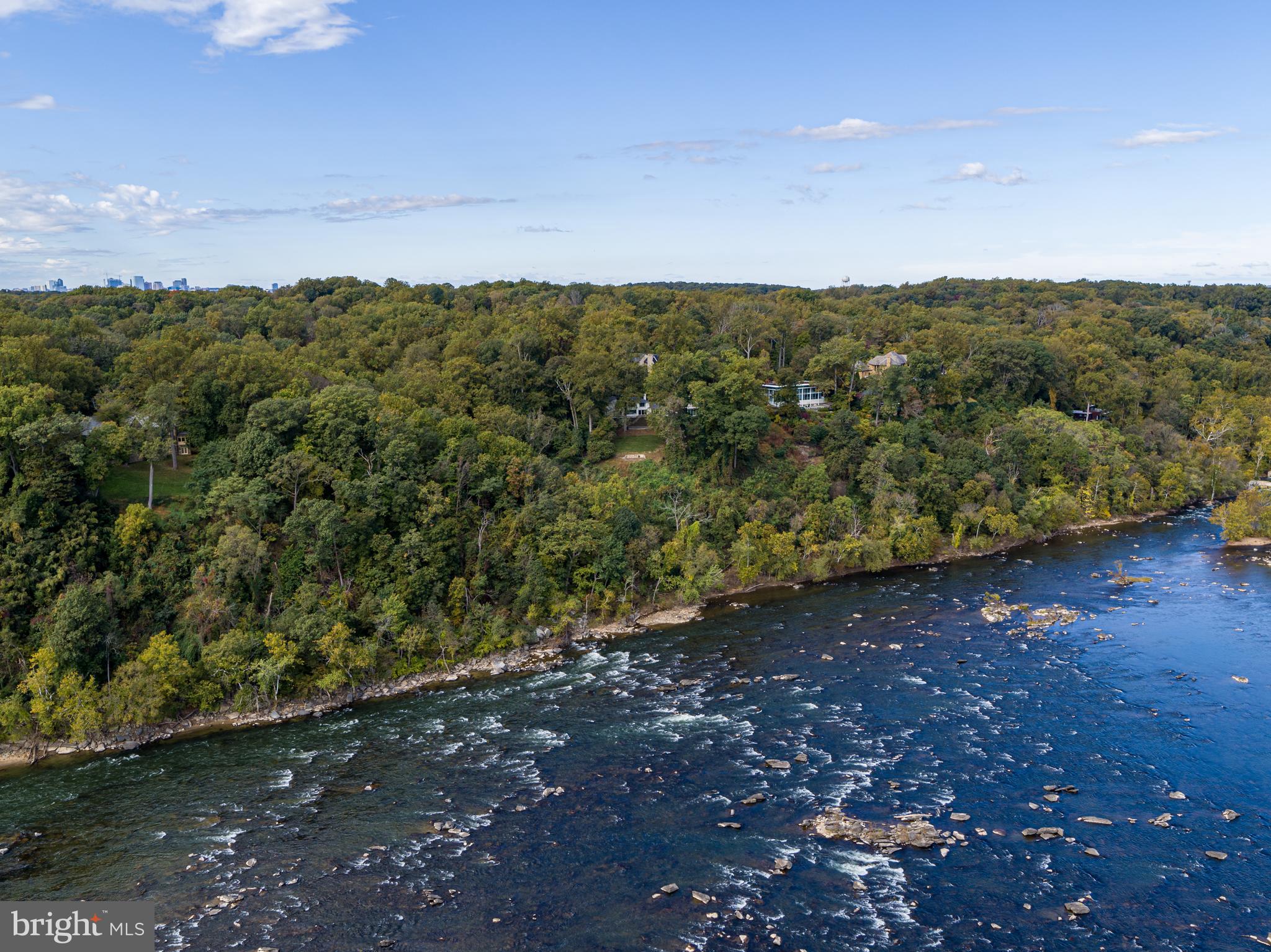 CHAIN BRIDGE - Residential
