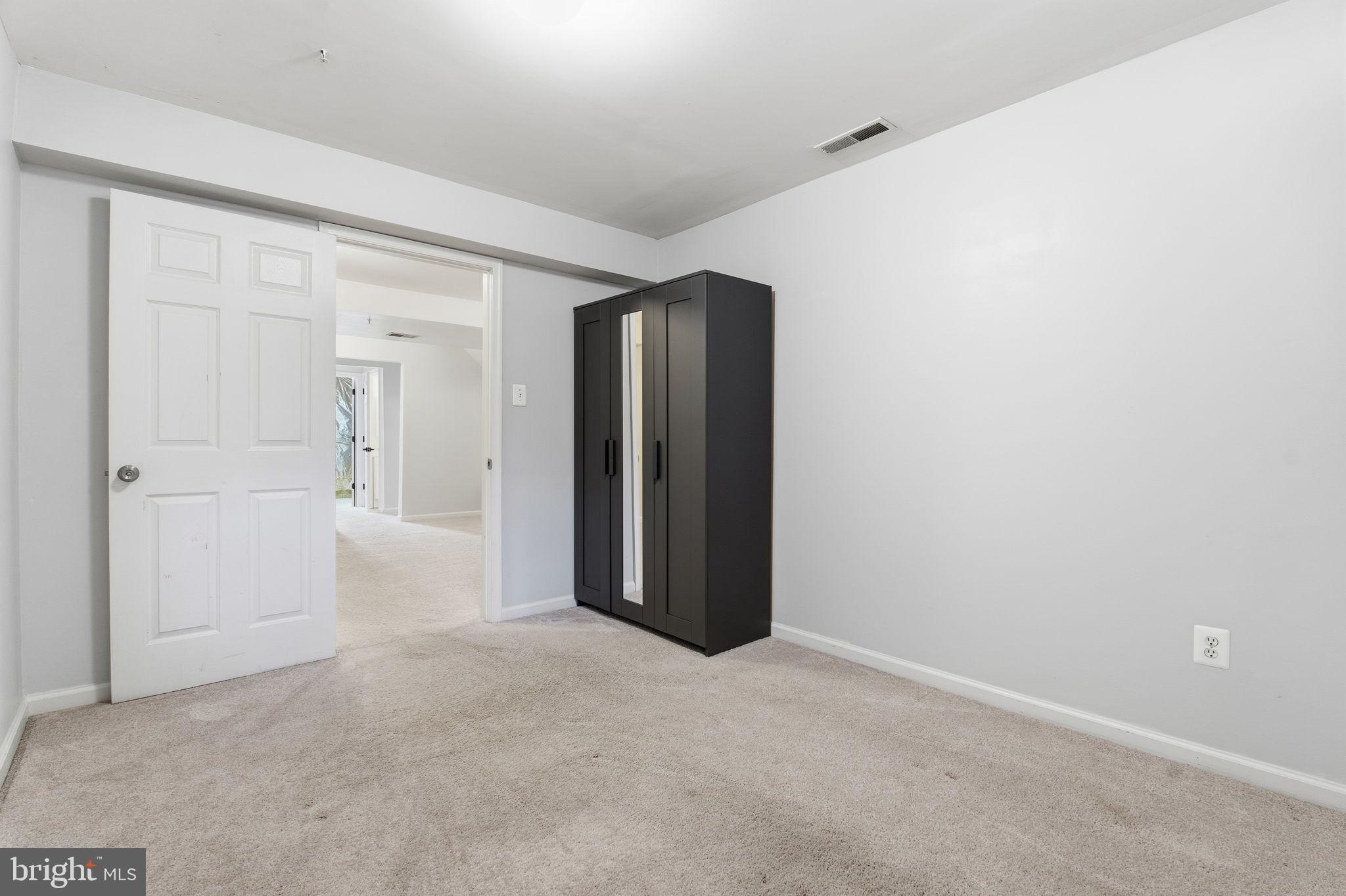 IRWINS CHOICE - Residential Lease