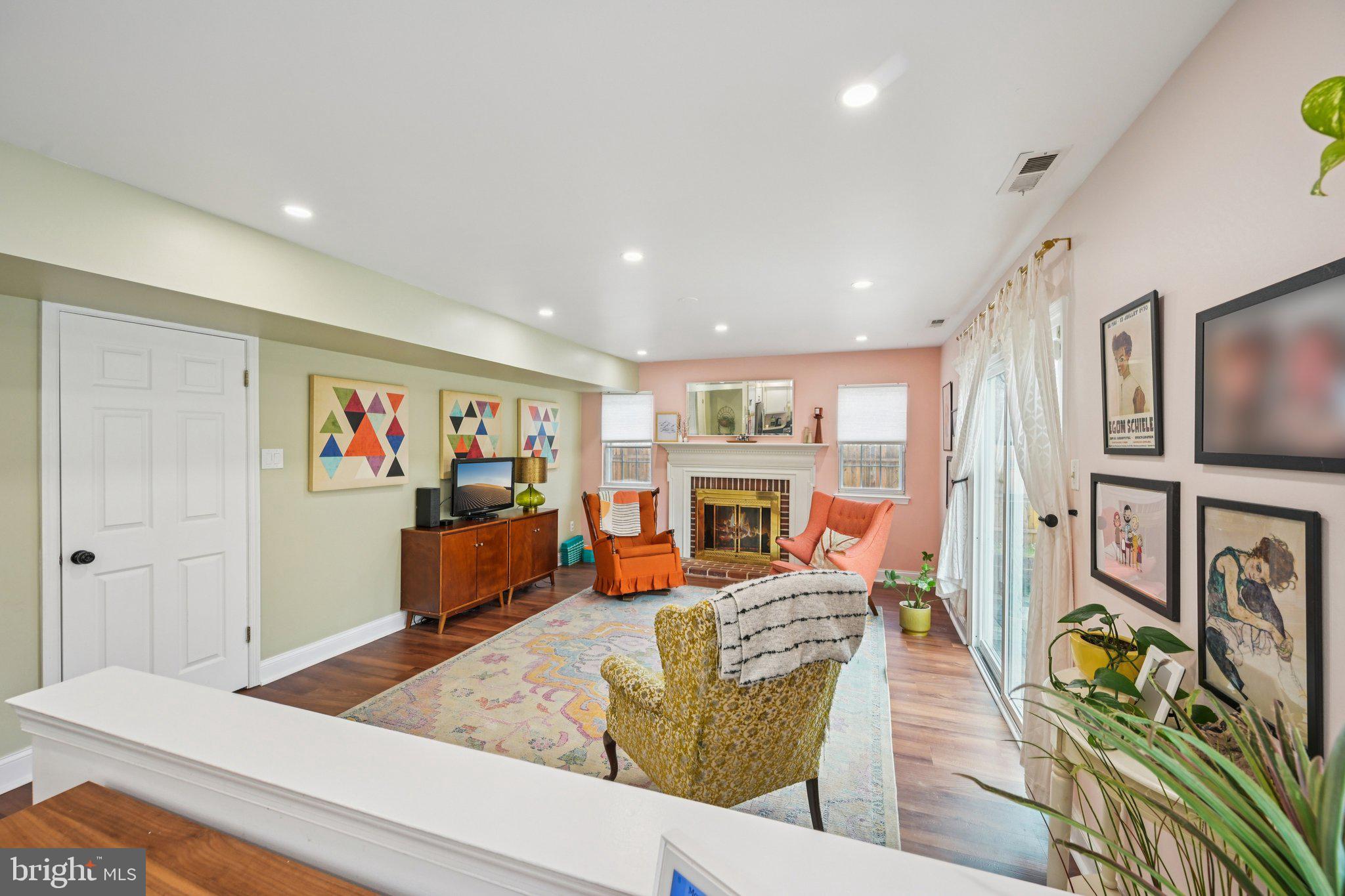 HEATHER KNOLL - Residential