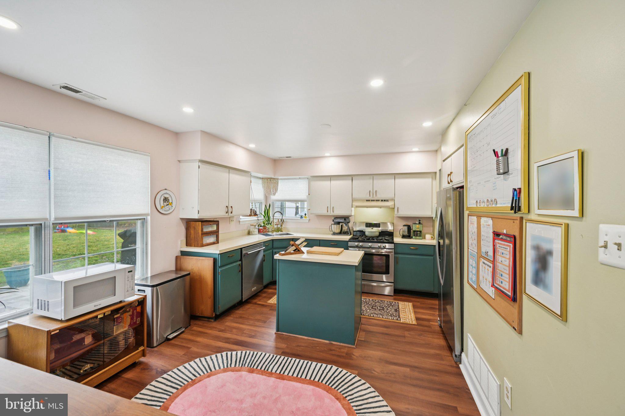 HEATHER KNOLL - Residential