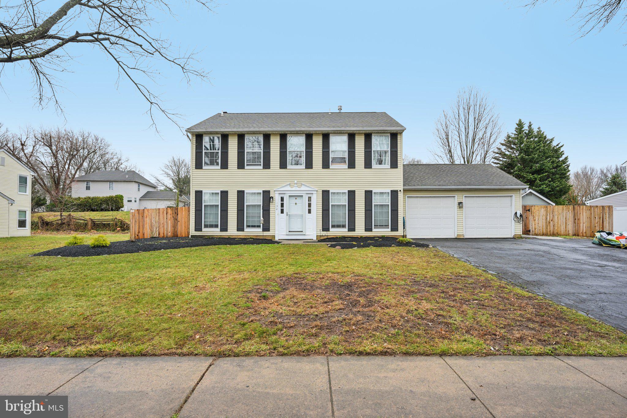 HEATHER KNOLL - Residential