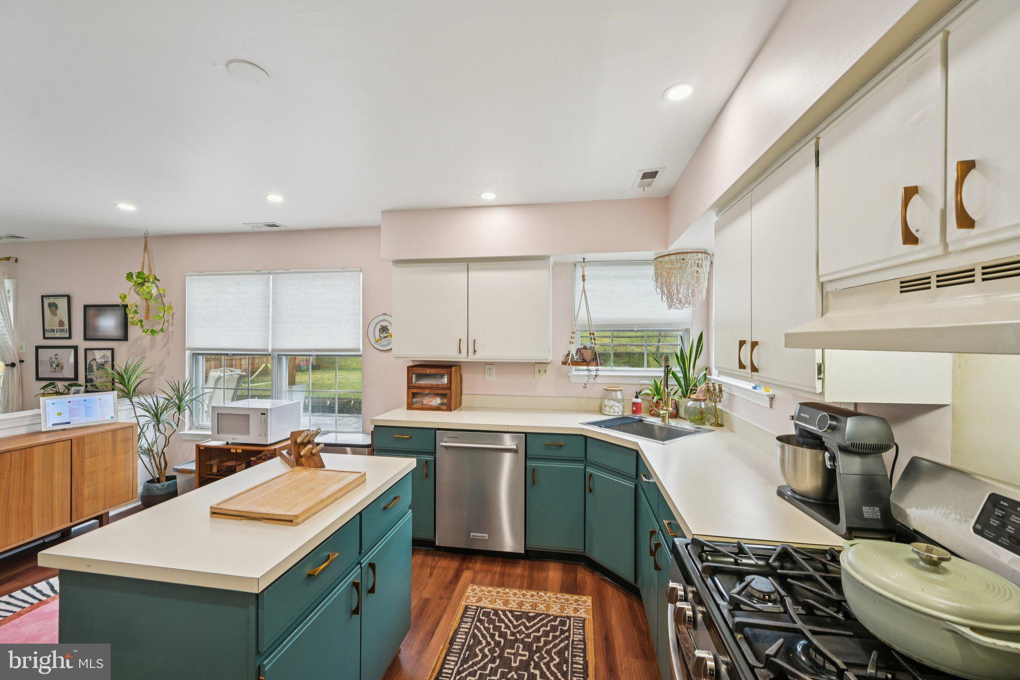 HEATHER KNOLL - Residential