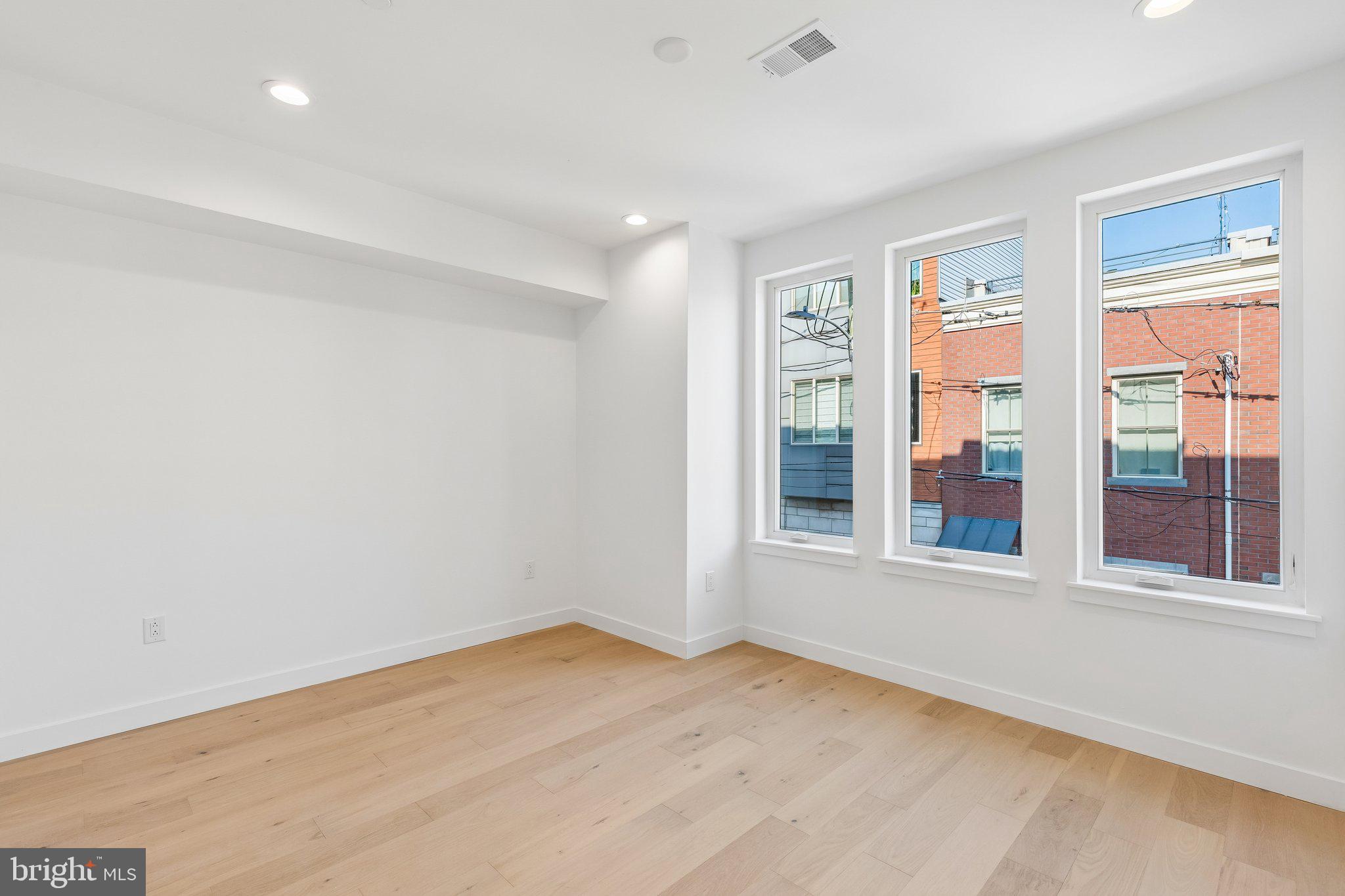 PHILADELPHIA - Residential