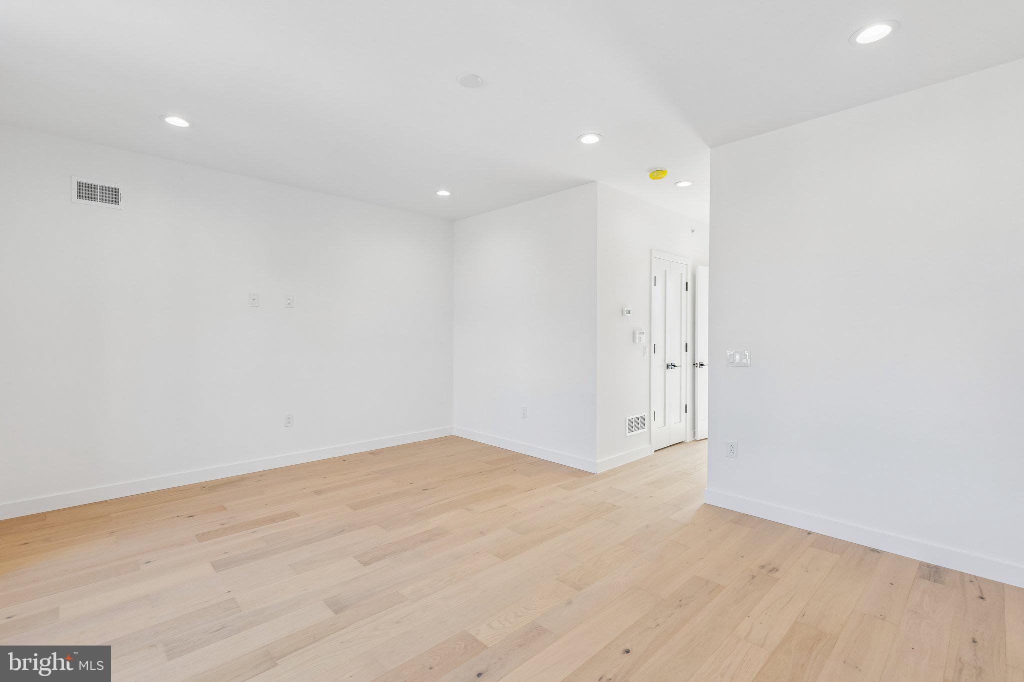 PHILADELPHIA - Residential