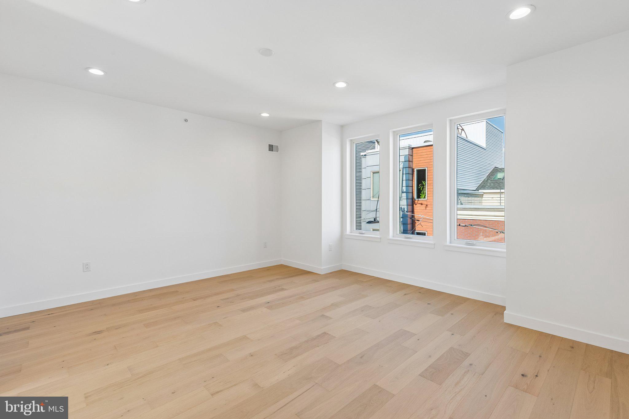 PHILADELPHIA - Residential