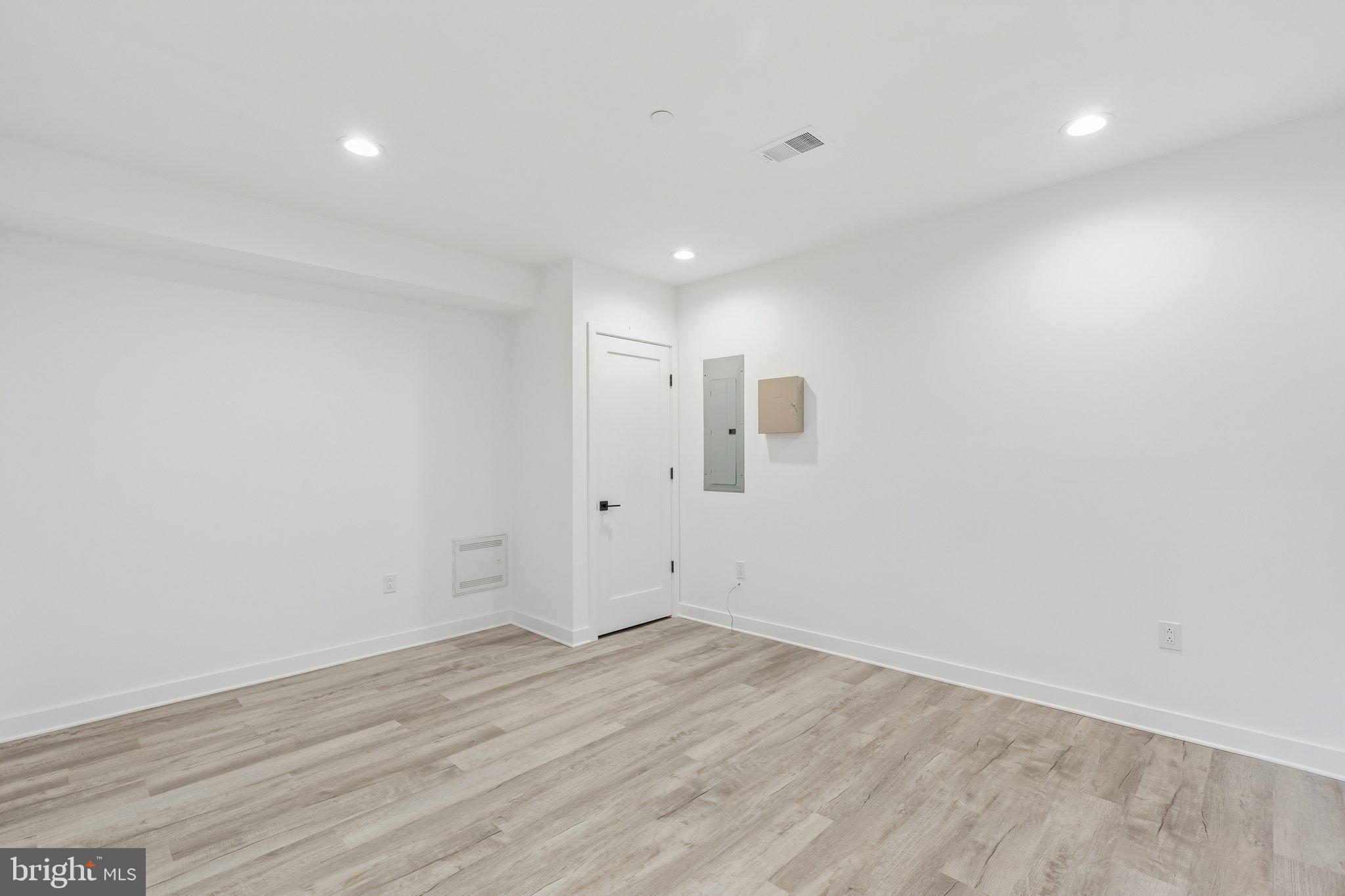 PHILADELPHIA - Residential