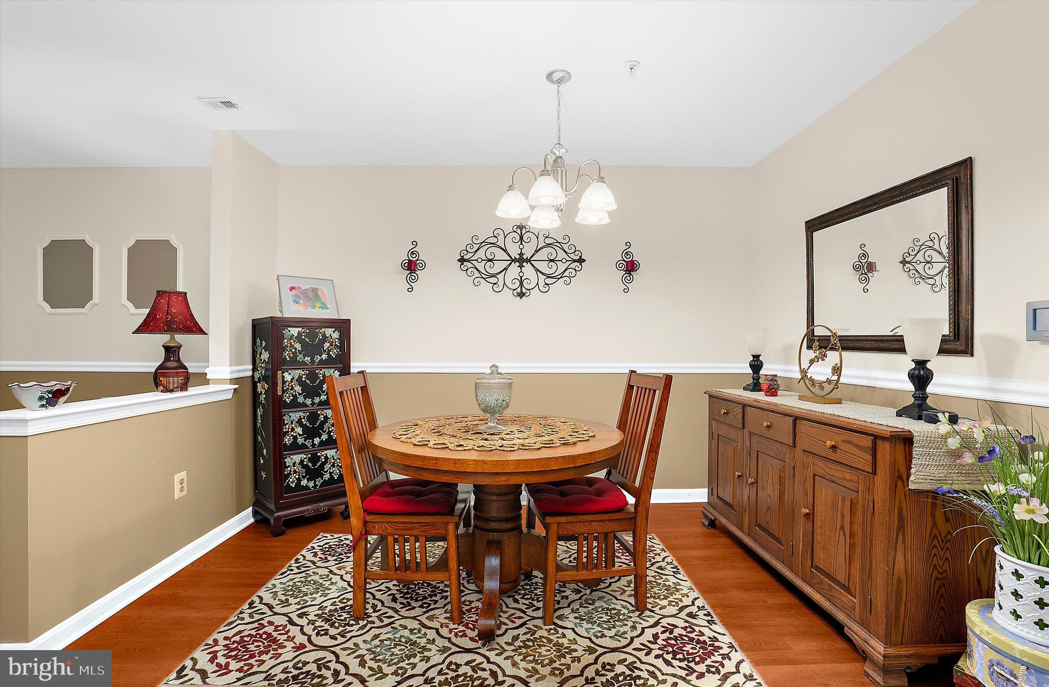 CROMWELL FOUNTAIN - Residential