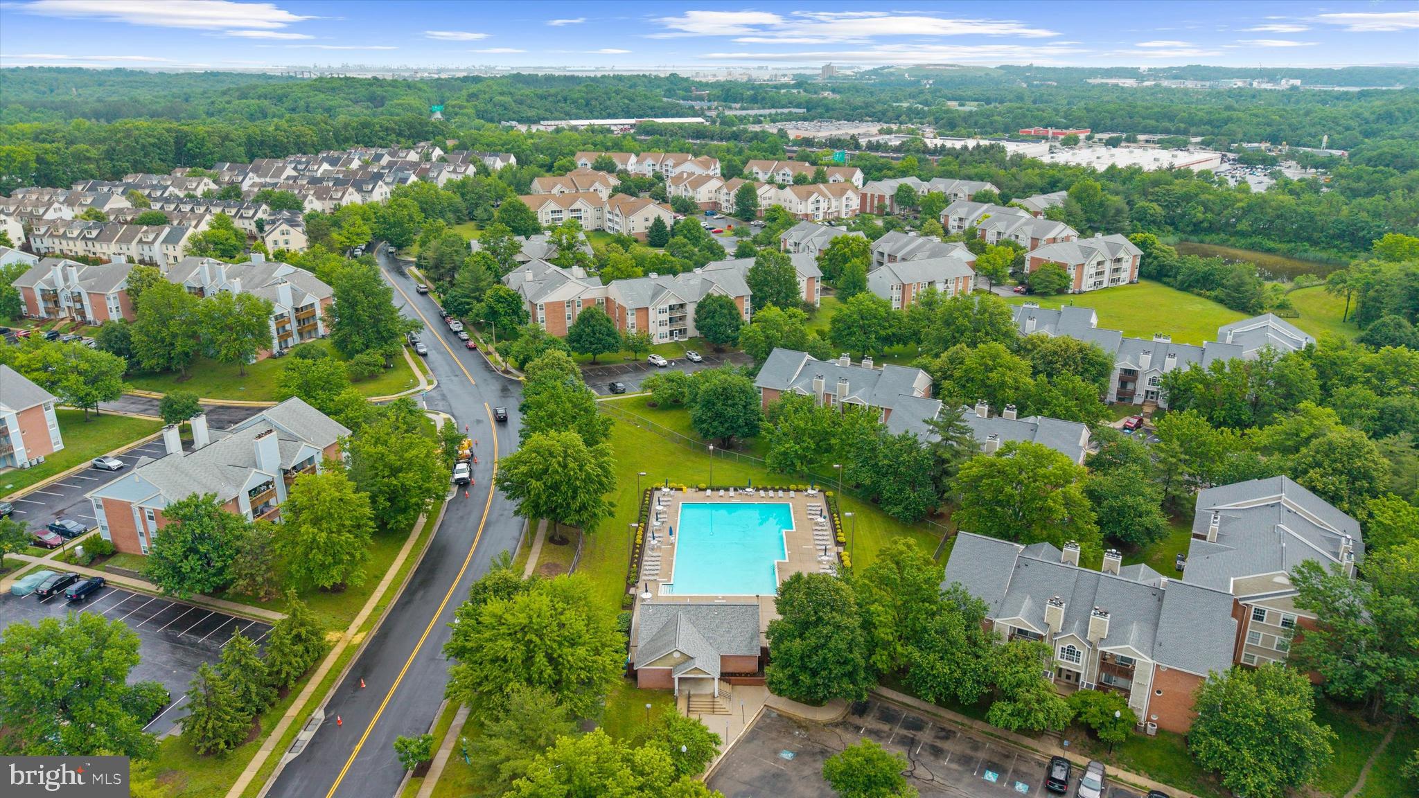 CROMWELL FOUNTAIN - Residential