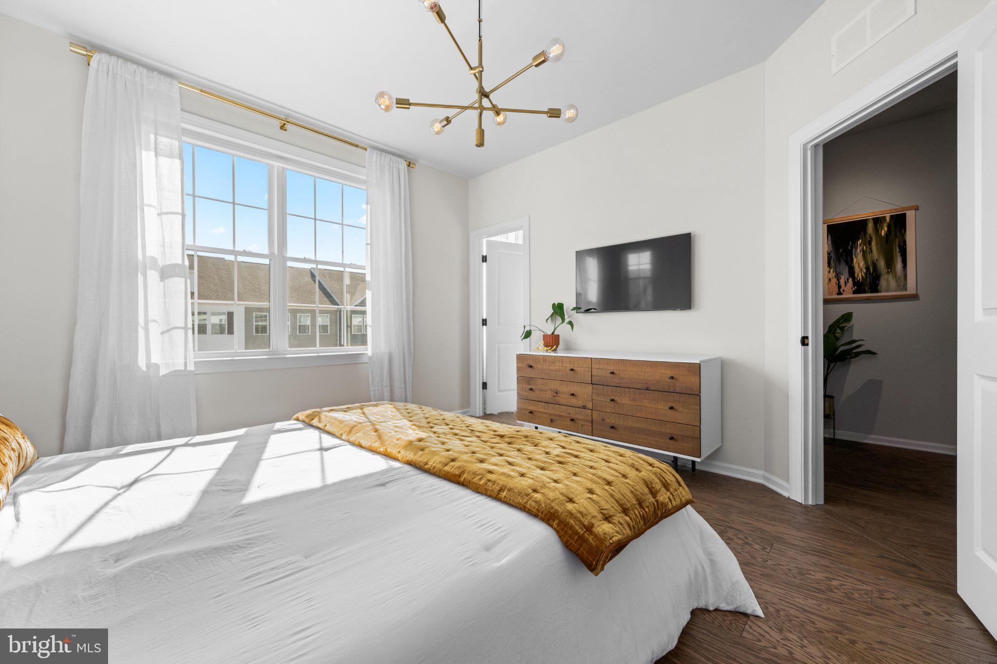 STEELPOINTE - Residential