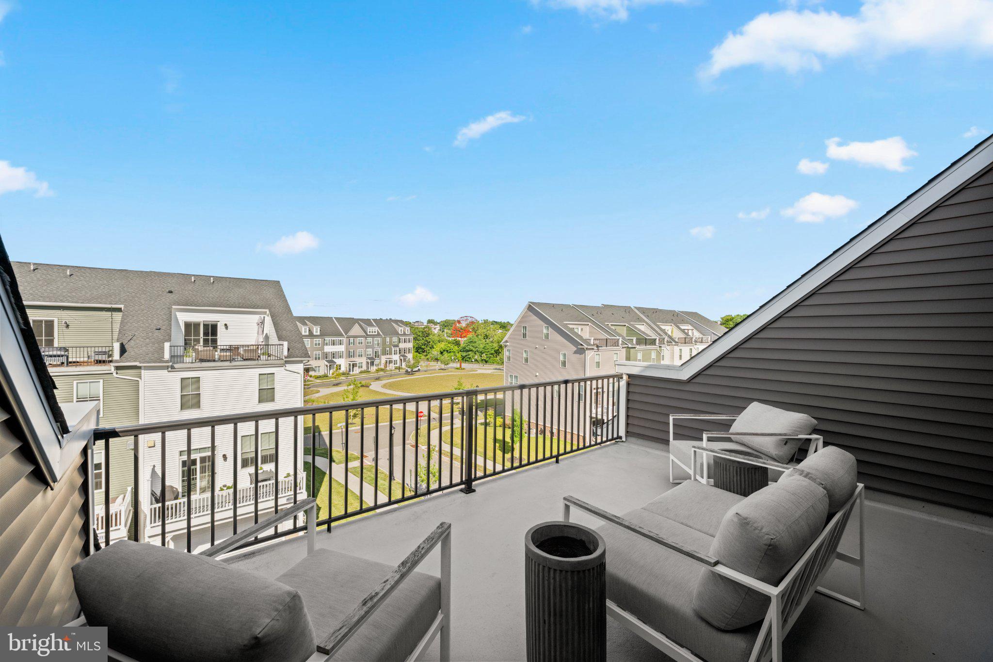 STEELPOINTE - Residential