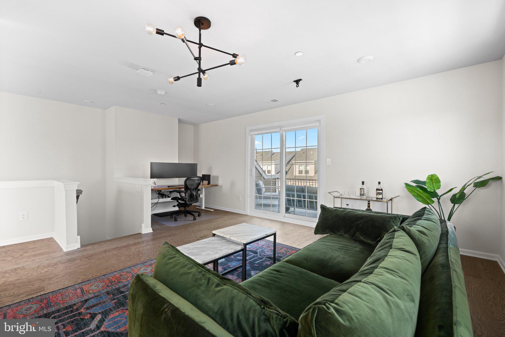 STEELPOINTE - Residential