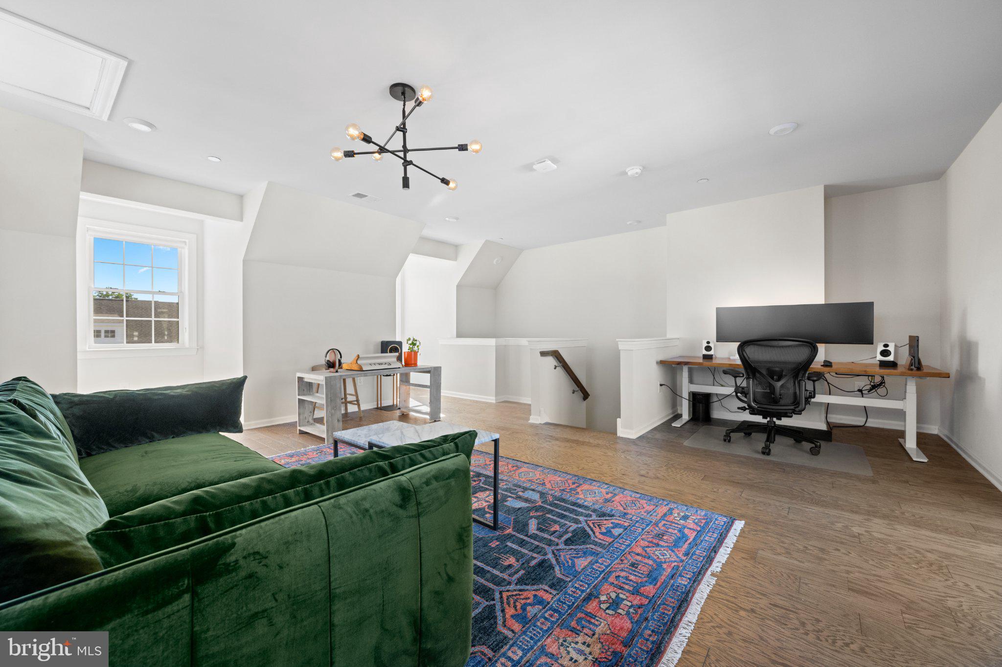 STEELPOINTE - Residential