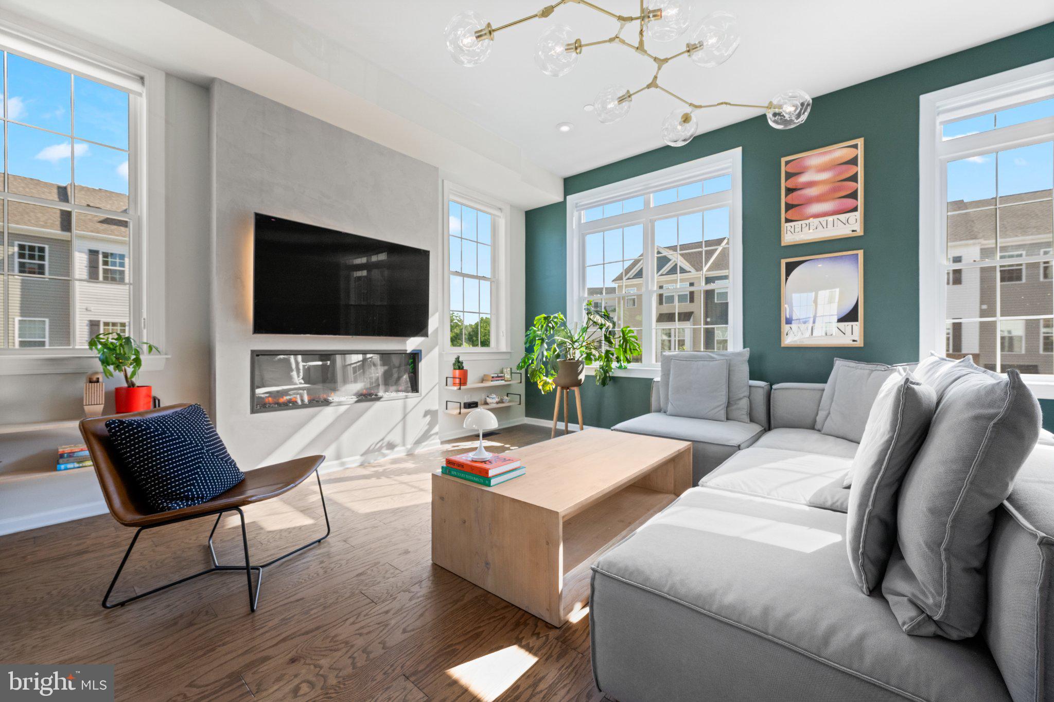 STEELPOINTE - Residential