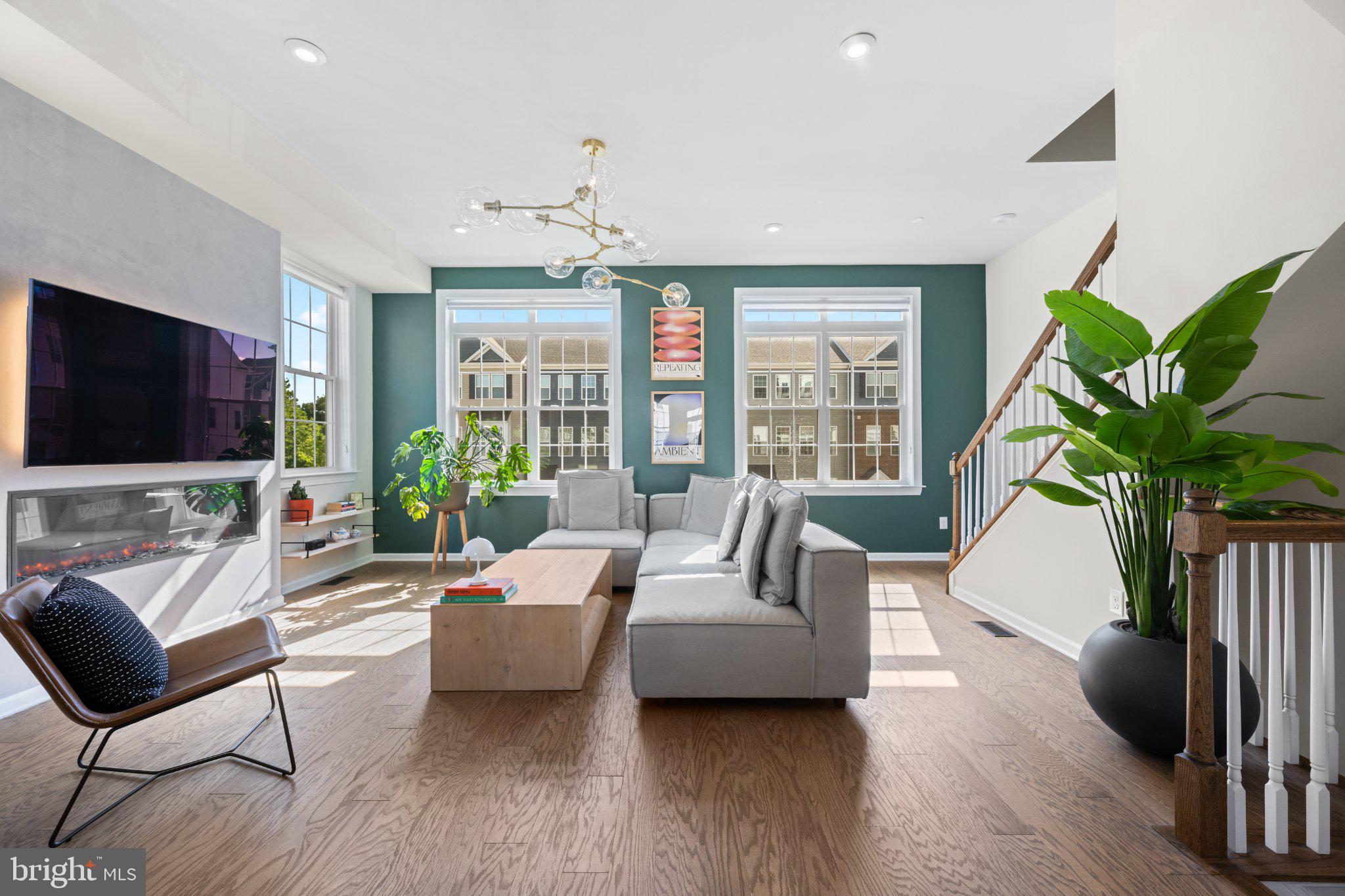 STEELPOINTE - Residential