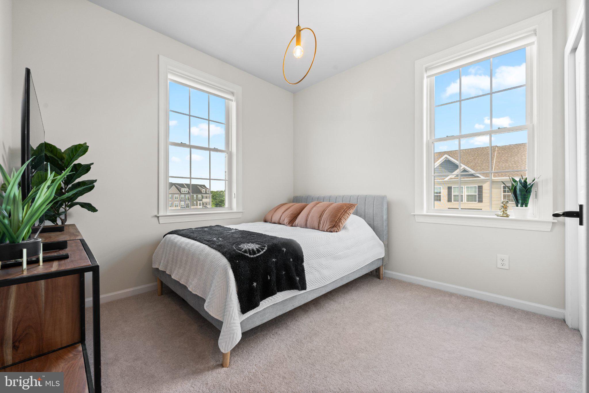 STEELPOINTE - Residential