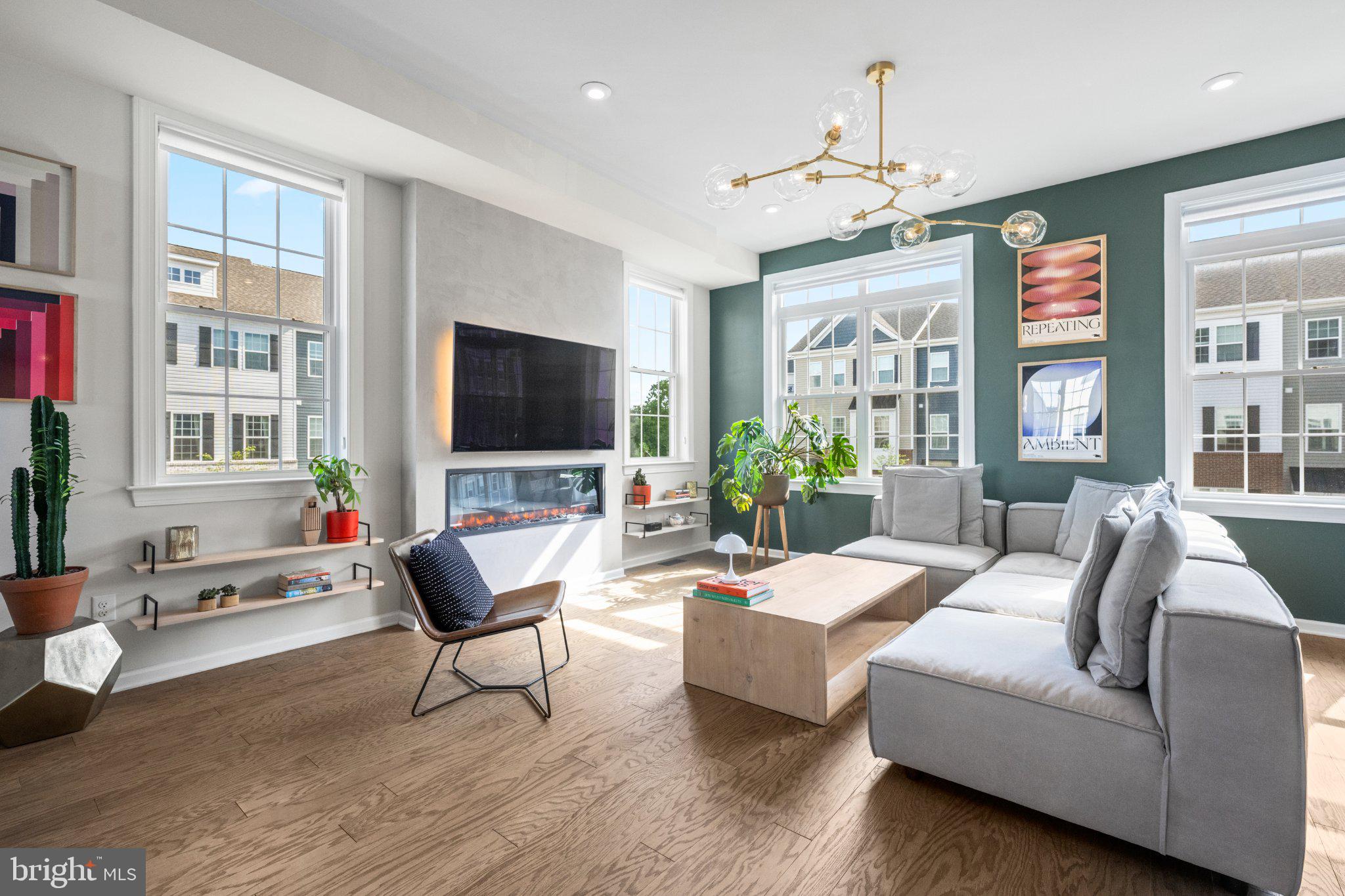 STEELPOINTE - Residential