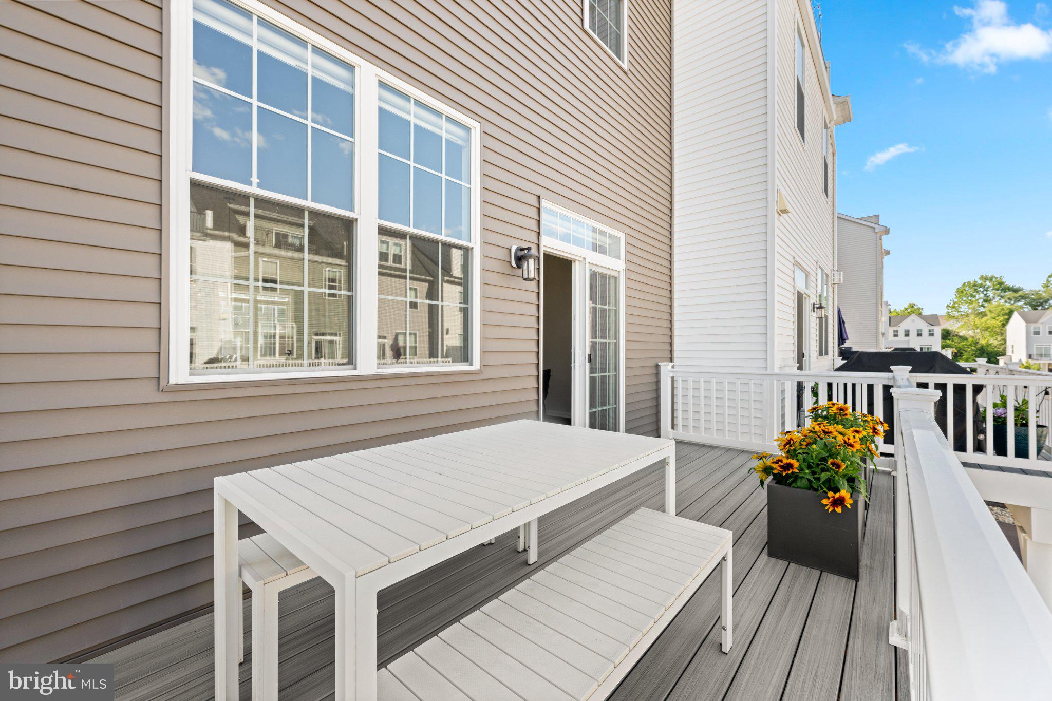 STEELPOINTE - Residential