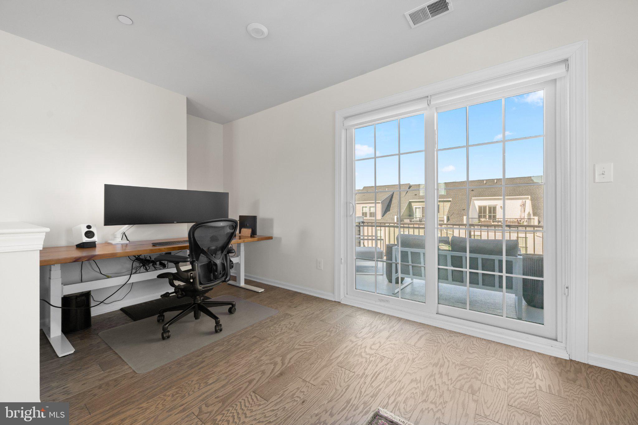 STEELPOINTE - Residential