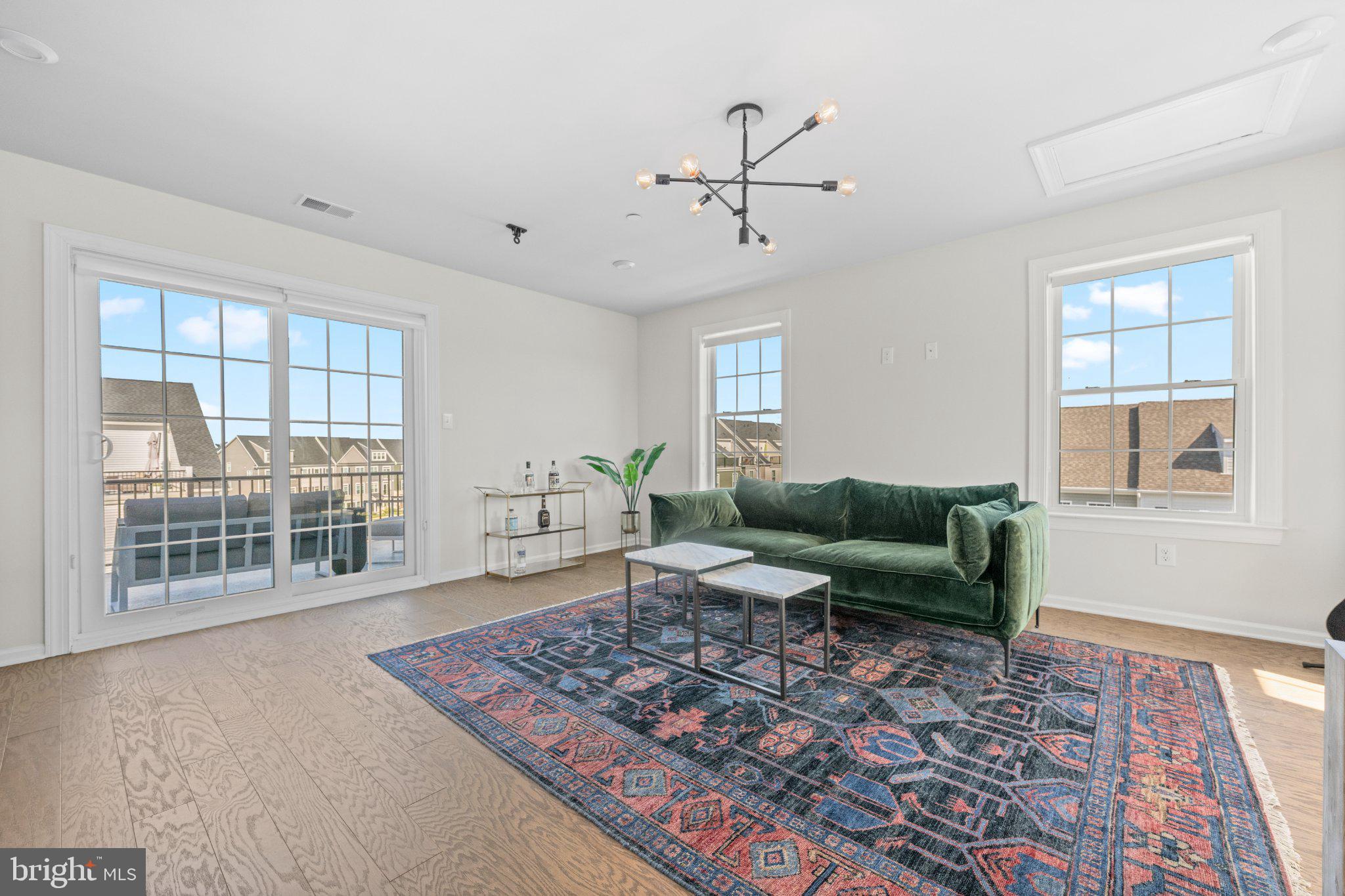 STEELPOINTE - Residential