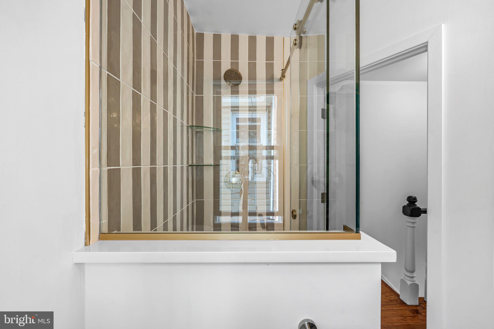 BRIDESBURG - Residential