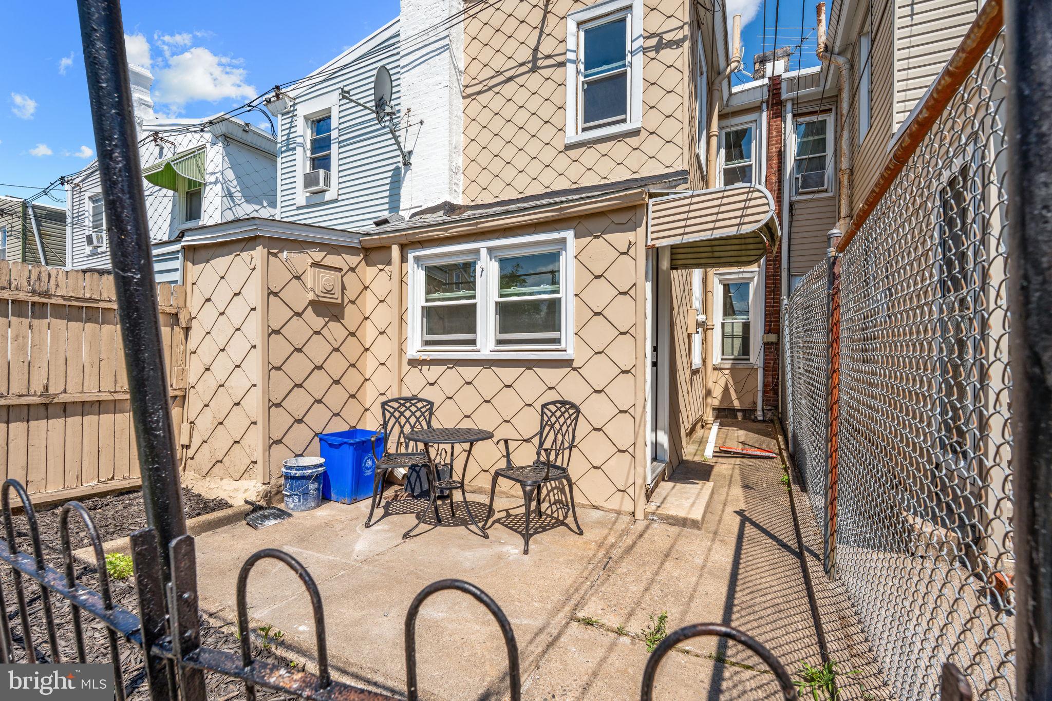 BRIDESBURG - Residential