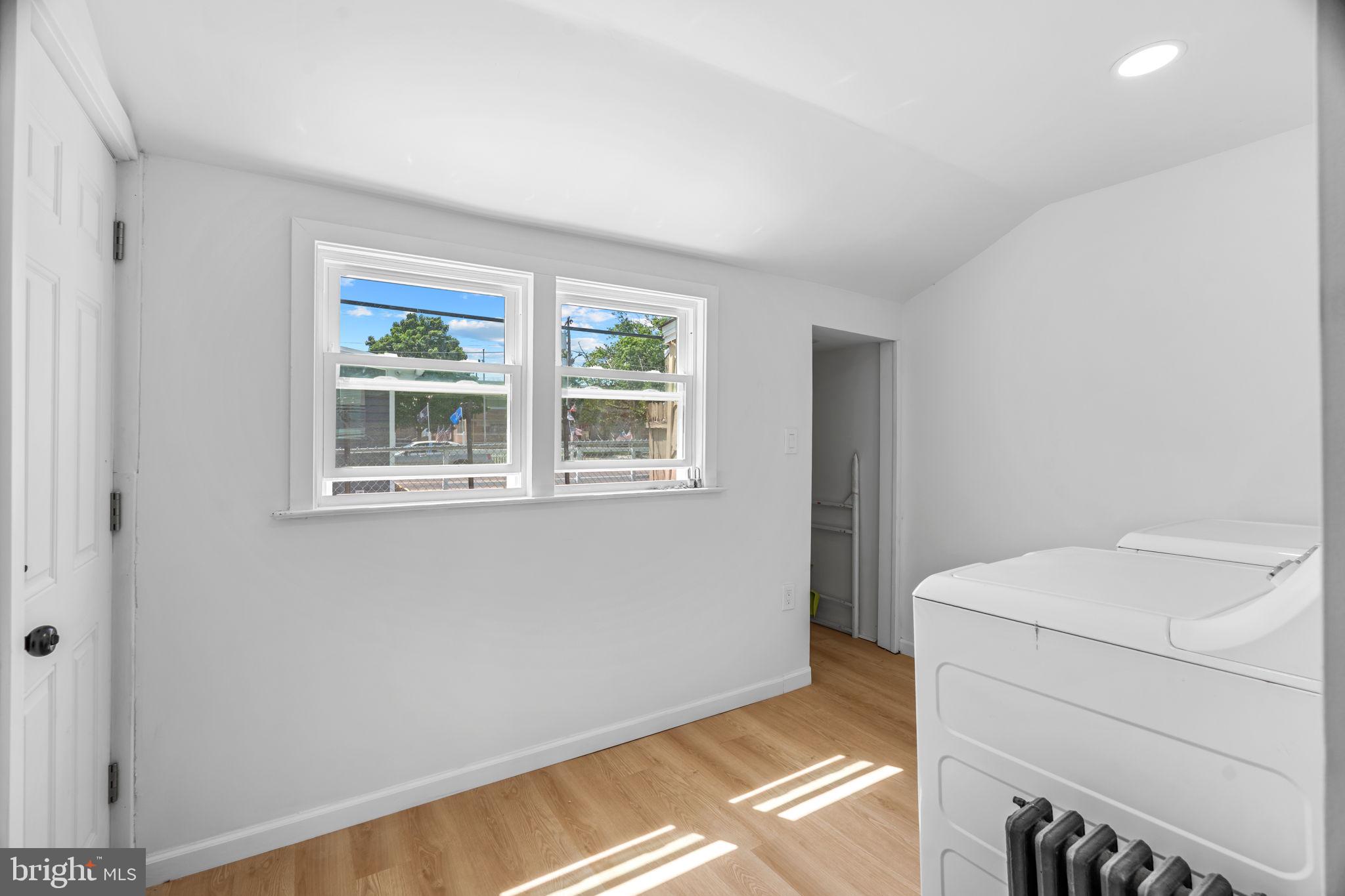 BRIDESBURG - Residential