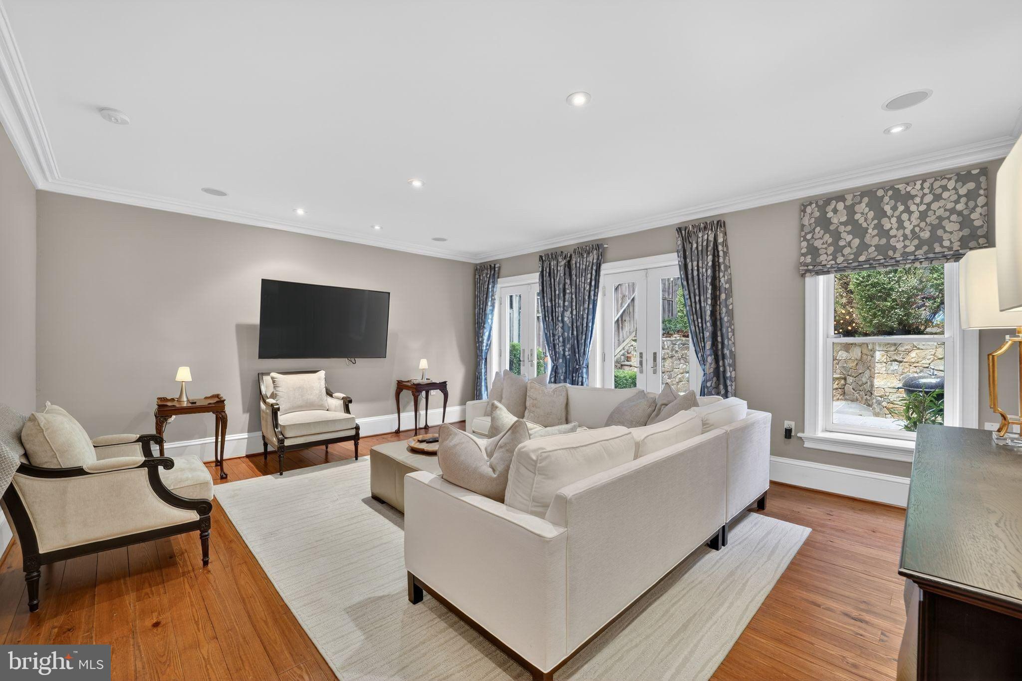 GEORGETOWN - Residential