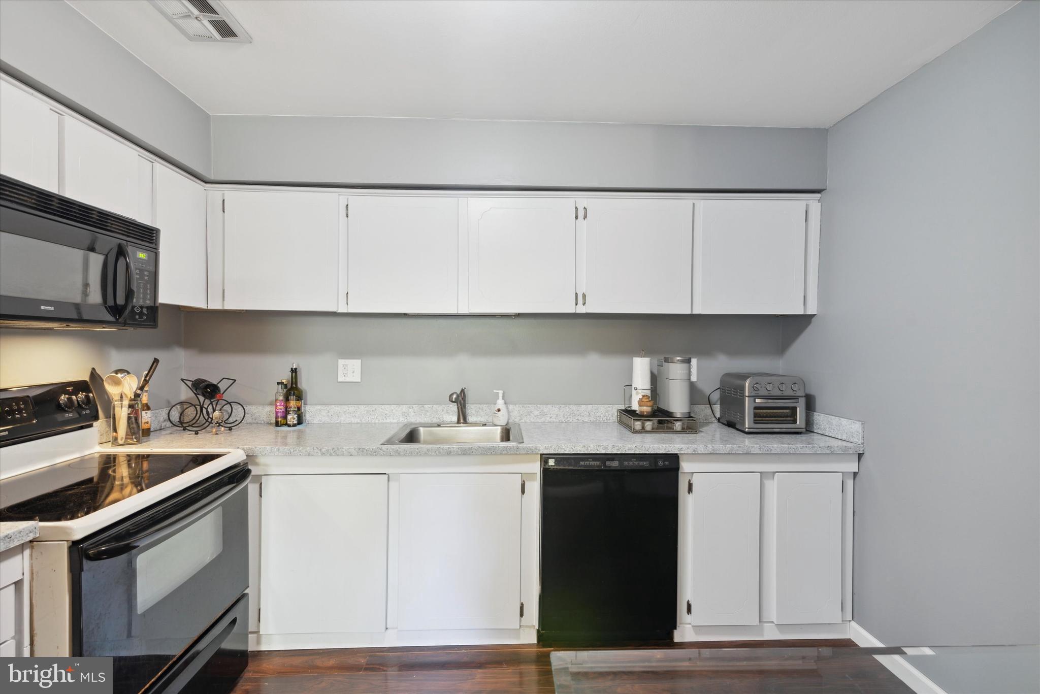 GYPSY LANE CONDOS - Residential
