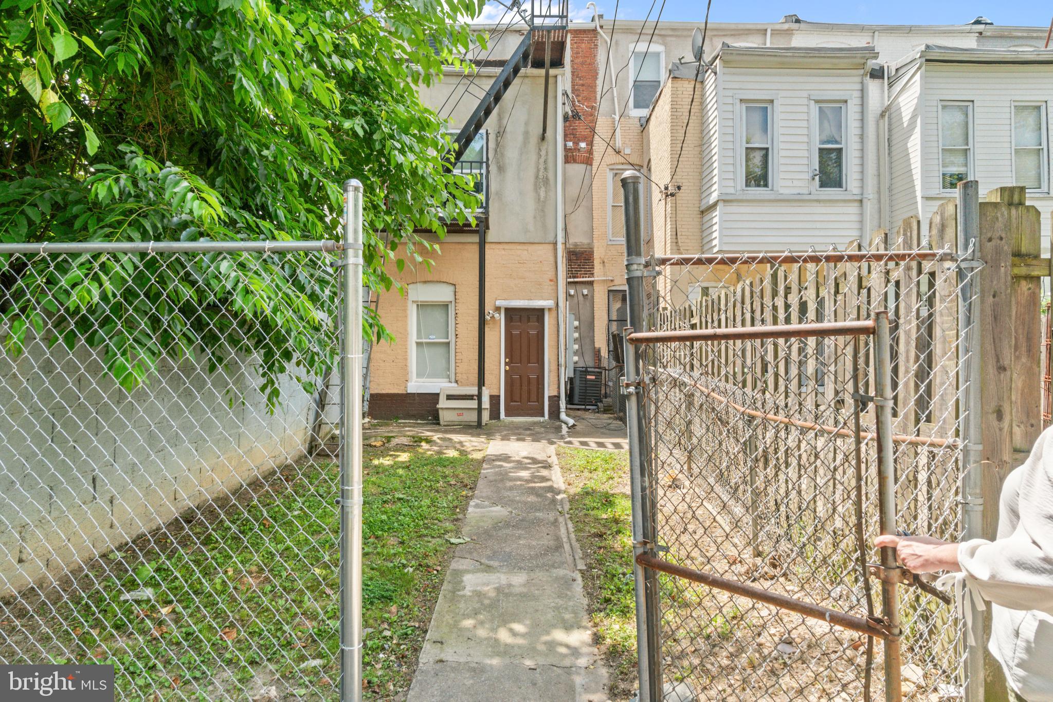 BARCLAY - Residential Income
