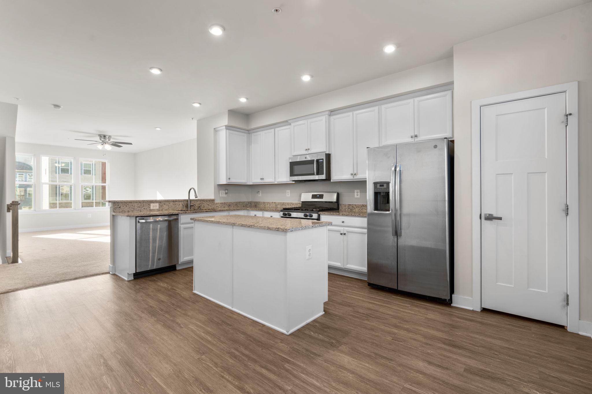 CREEKSIDE VILLAGE AT TANYARD SPRINGS - Residential