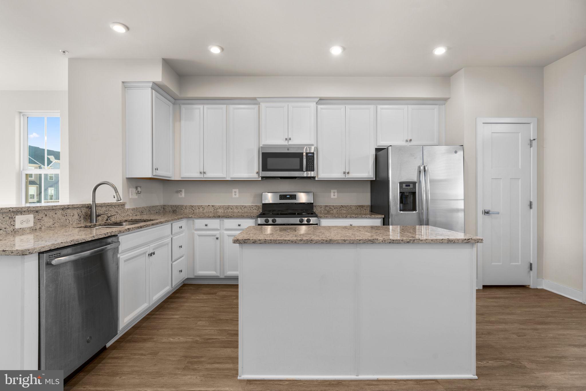 CREEKSIDE VILLAGE AT TANYARD SPRINGS - Residential