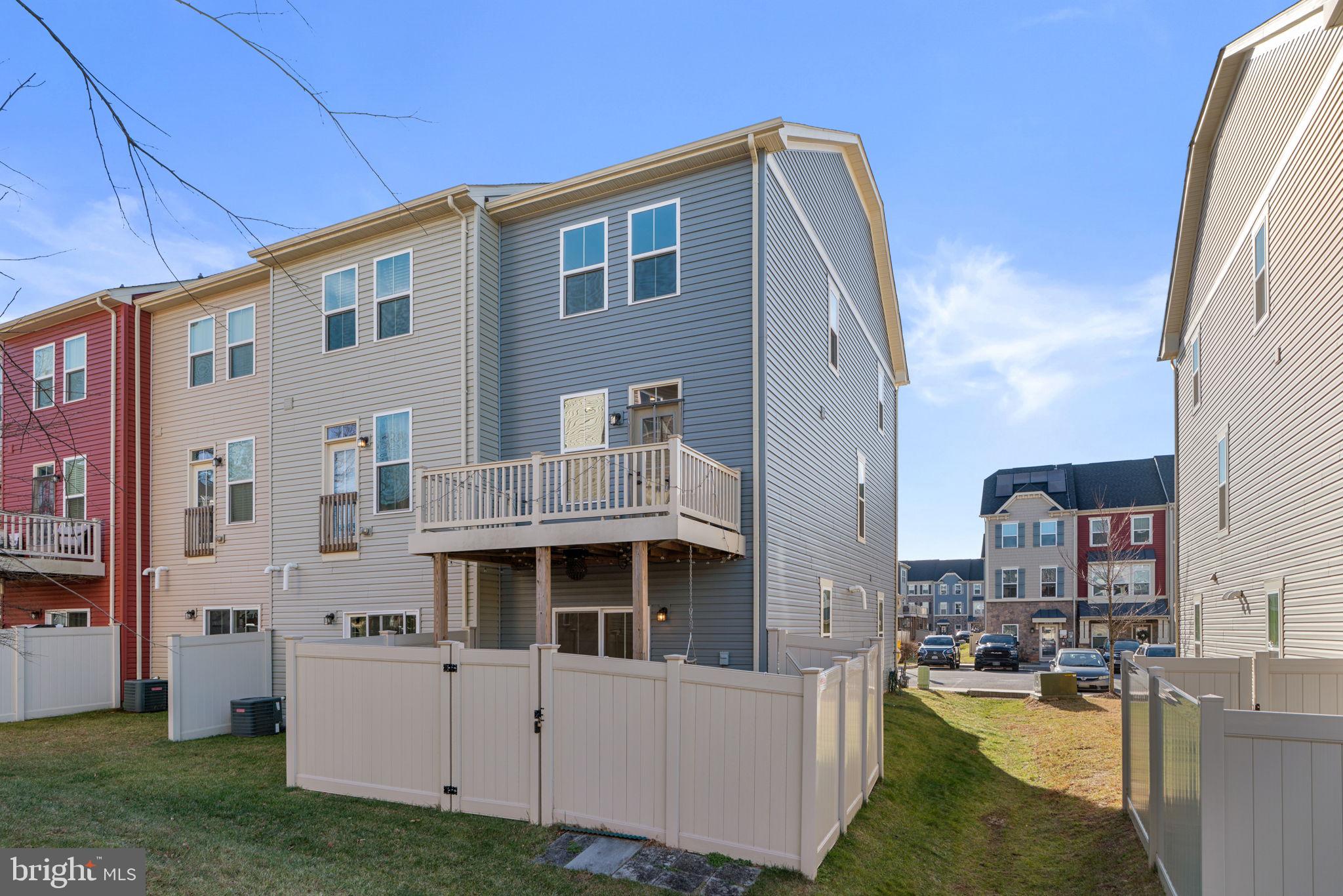 CREEKSIDE VILLAGE AT TANYARD SPRINGS - Residential