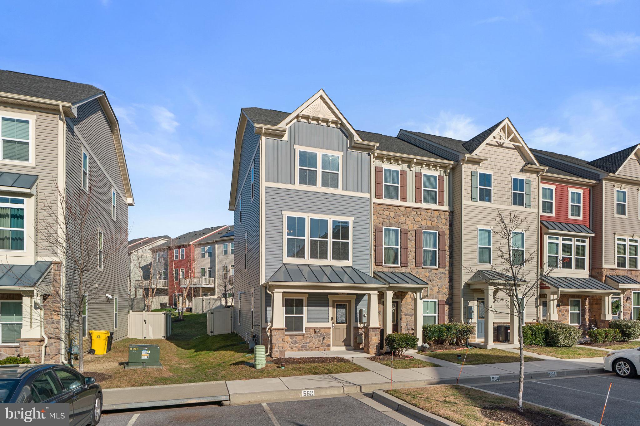 CREEKSIDE VILLAGE AT TANYARD SPRINGS - Residential