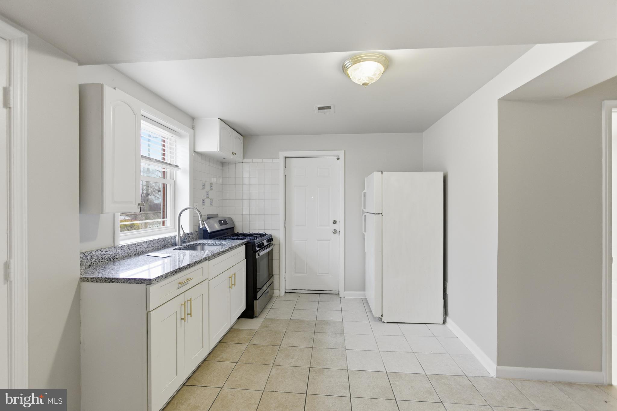CORAL HILLS - Residential Lease