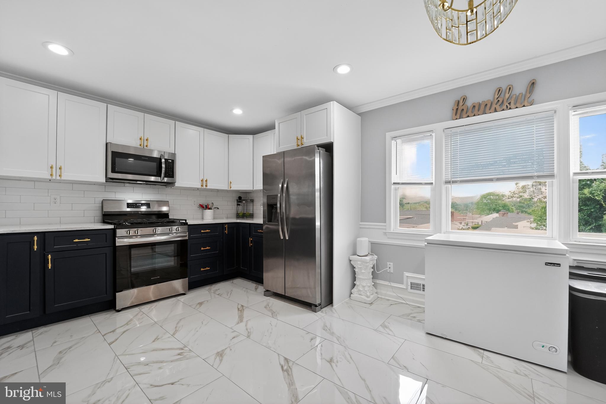 SUNRISE CEDARS - Residential