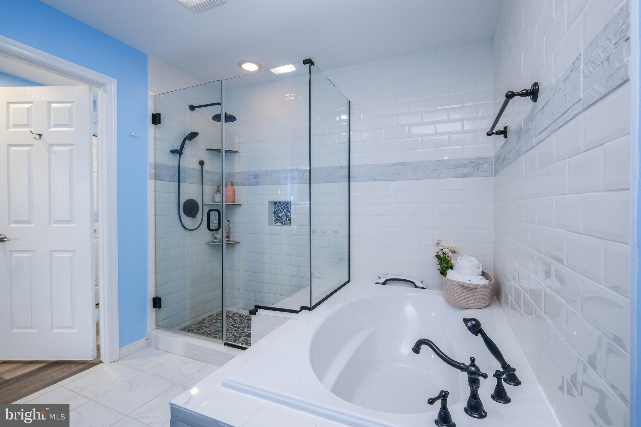 LAZY RIVER ESTATES - Residential