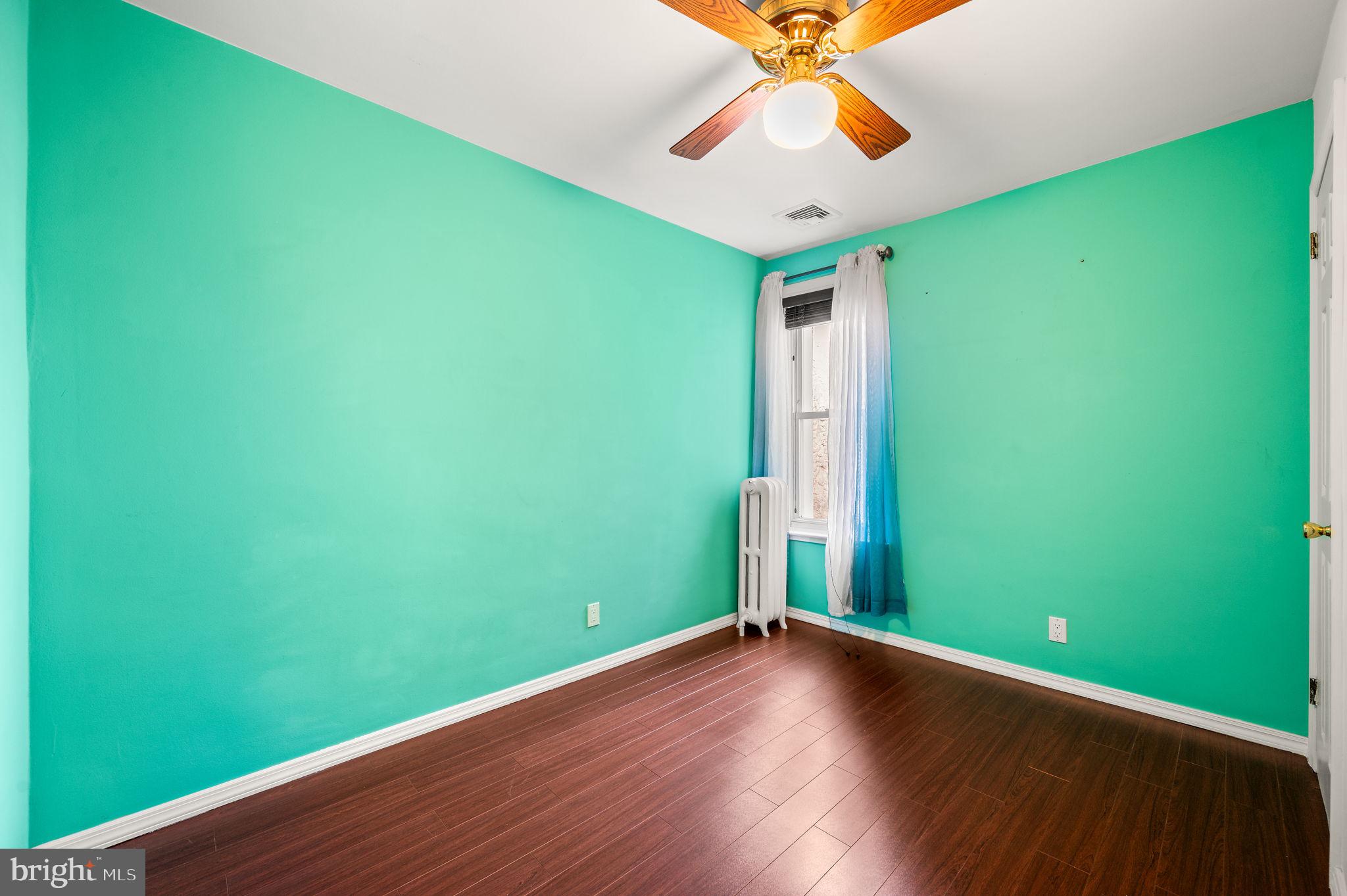BRIDESBURG - Residential