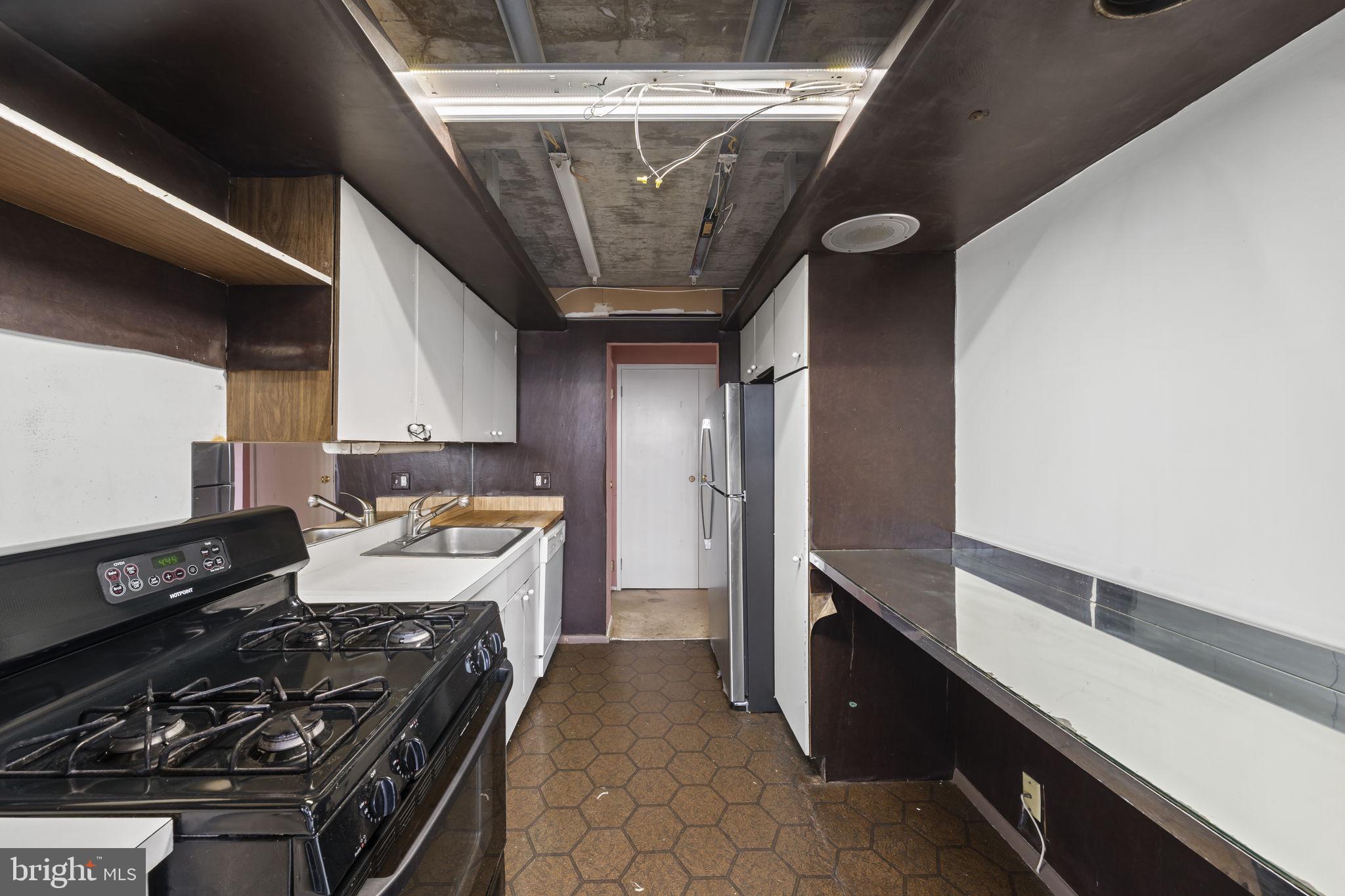 WASHINGTON SQ WEST - Residential