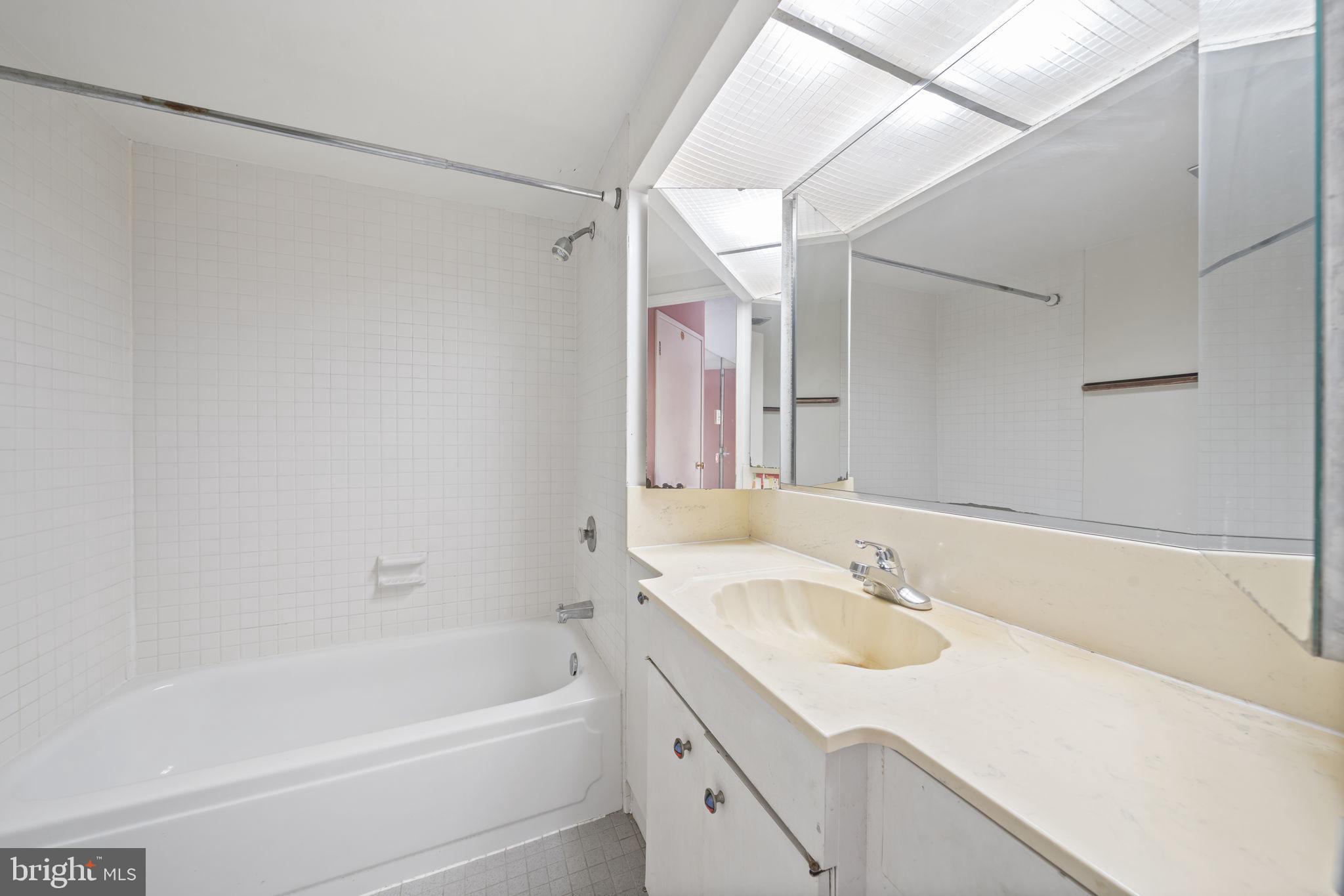 WASHINGTON SQ WEST - Residential