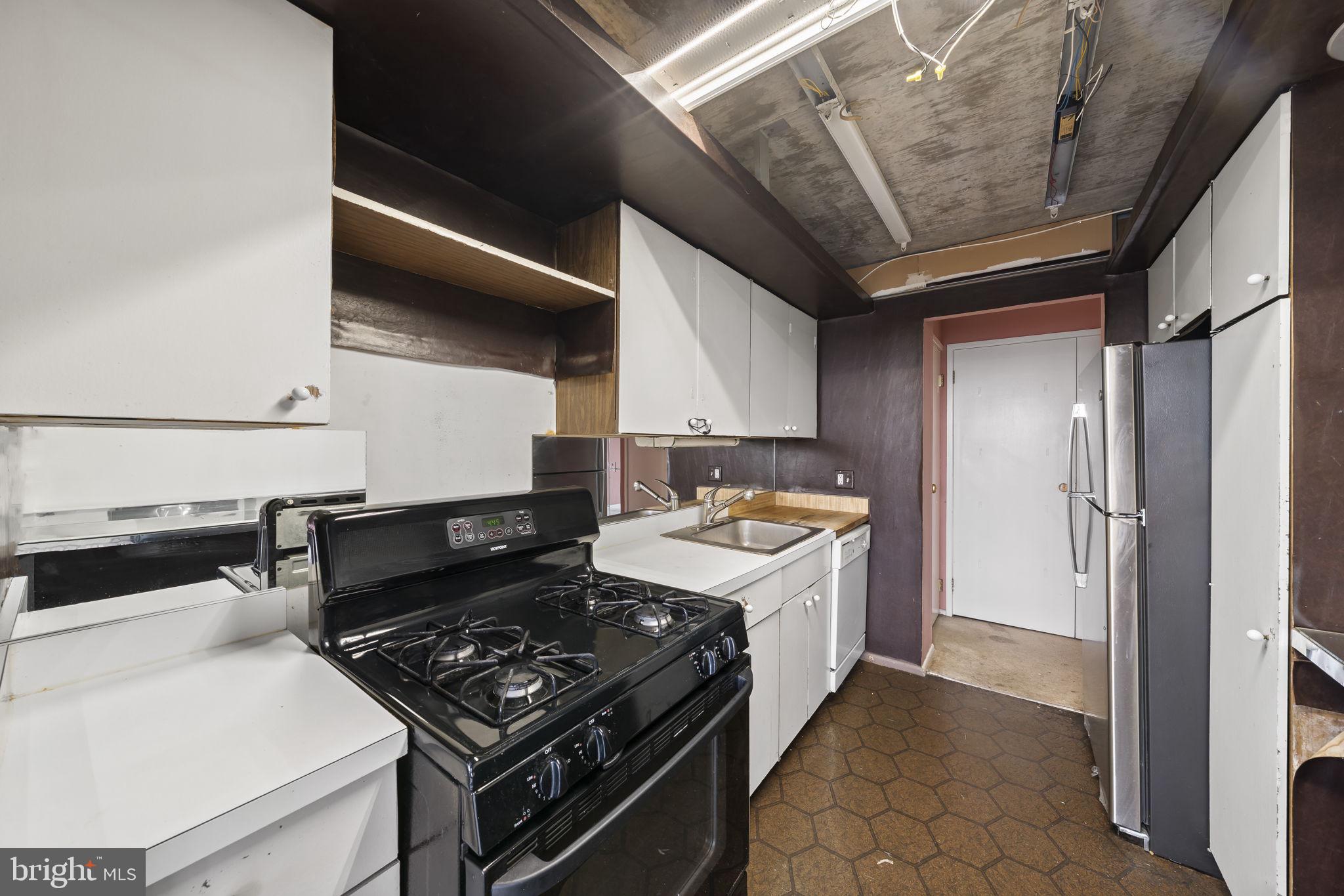 WASHINGTON SQ WEST - Residential
