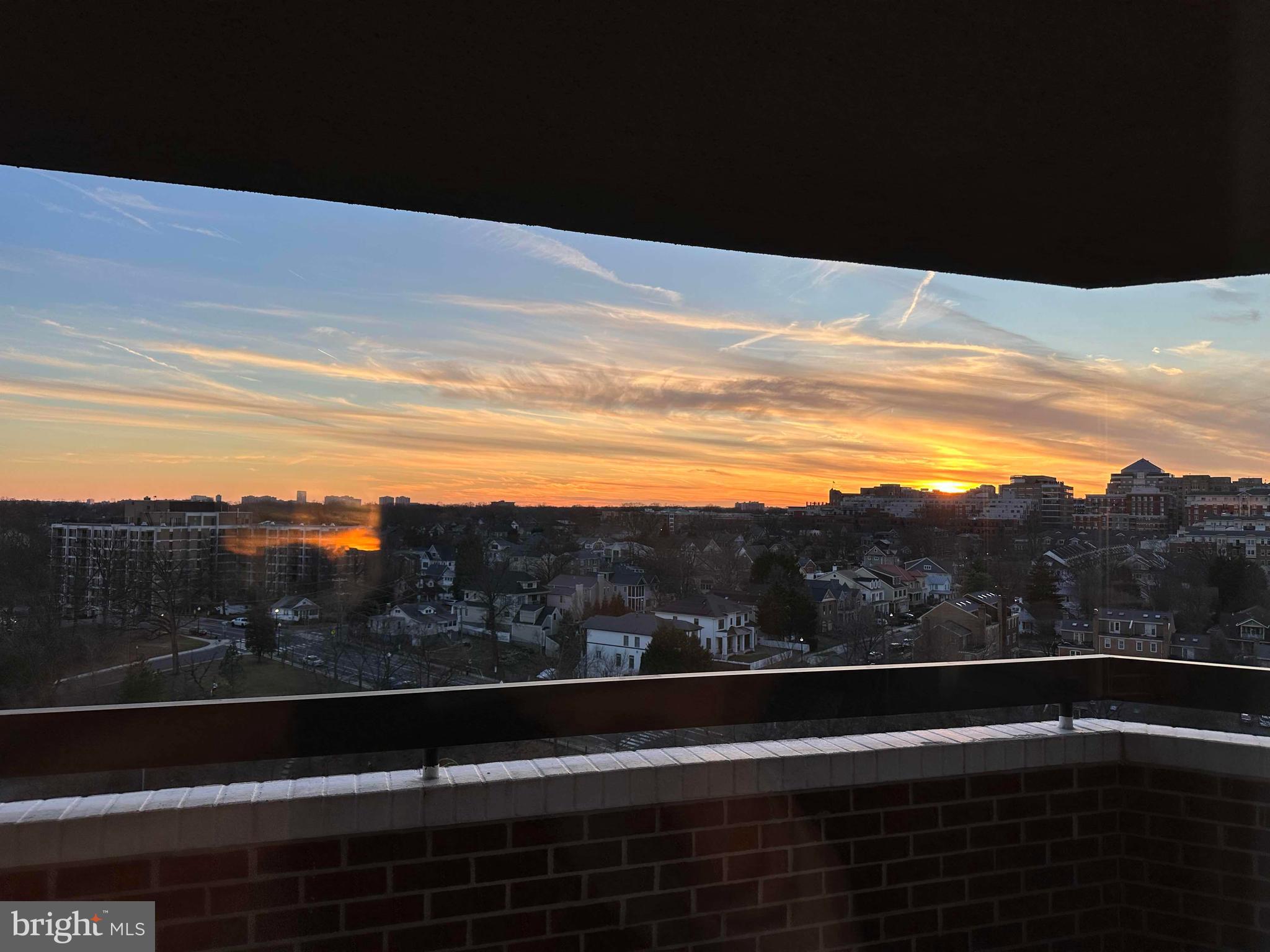 THE WILLIAMSBURG - Residential