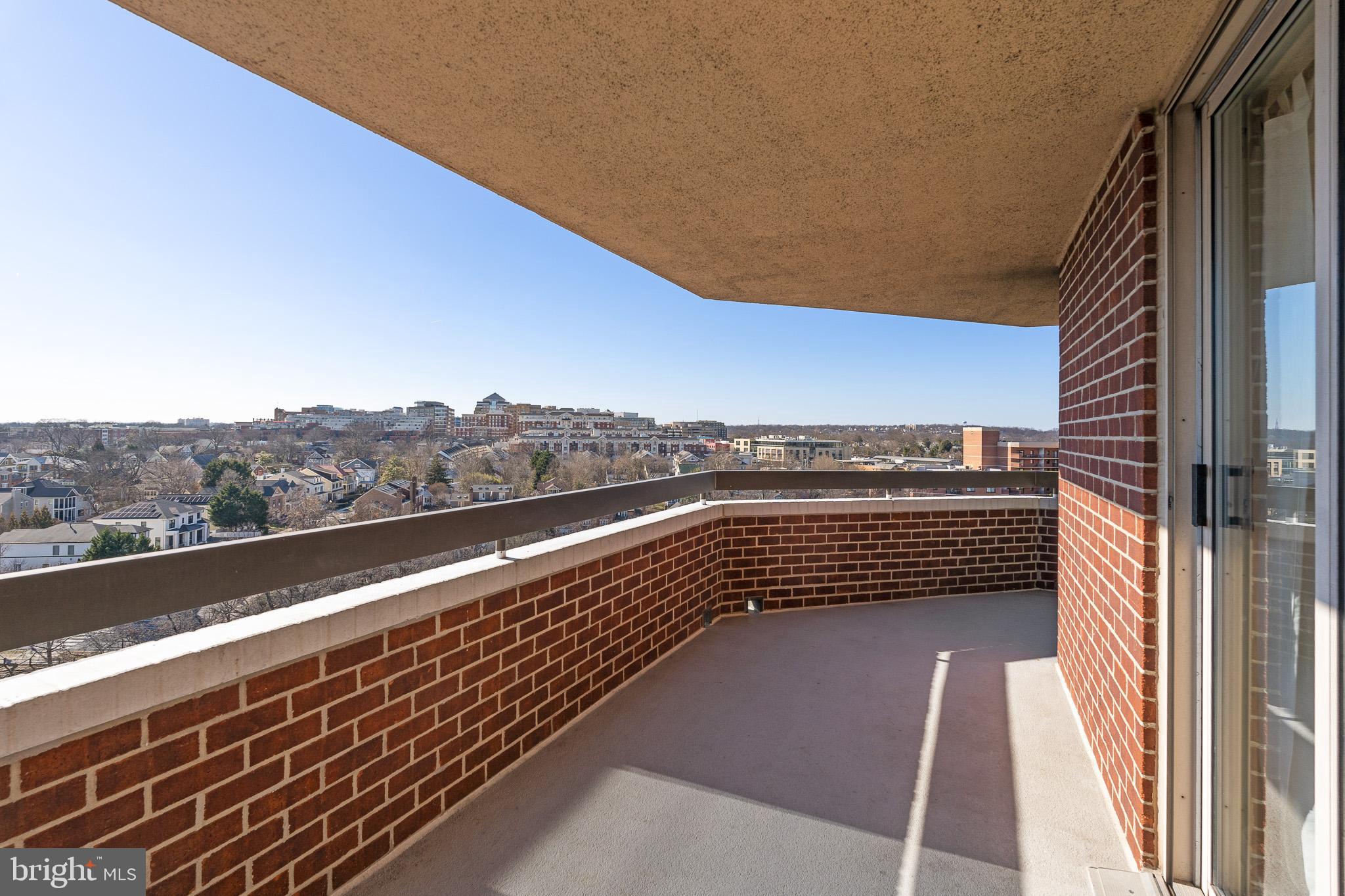 THE WILLIAMSBURG - Residential
