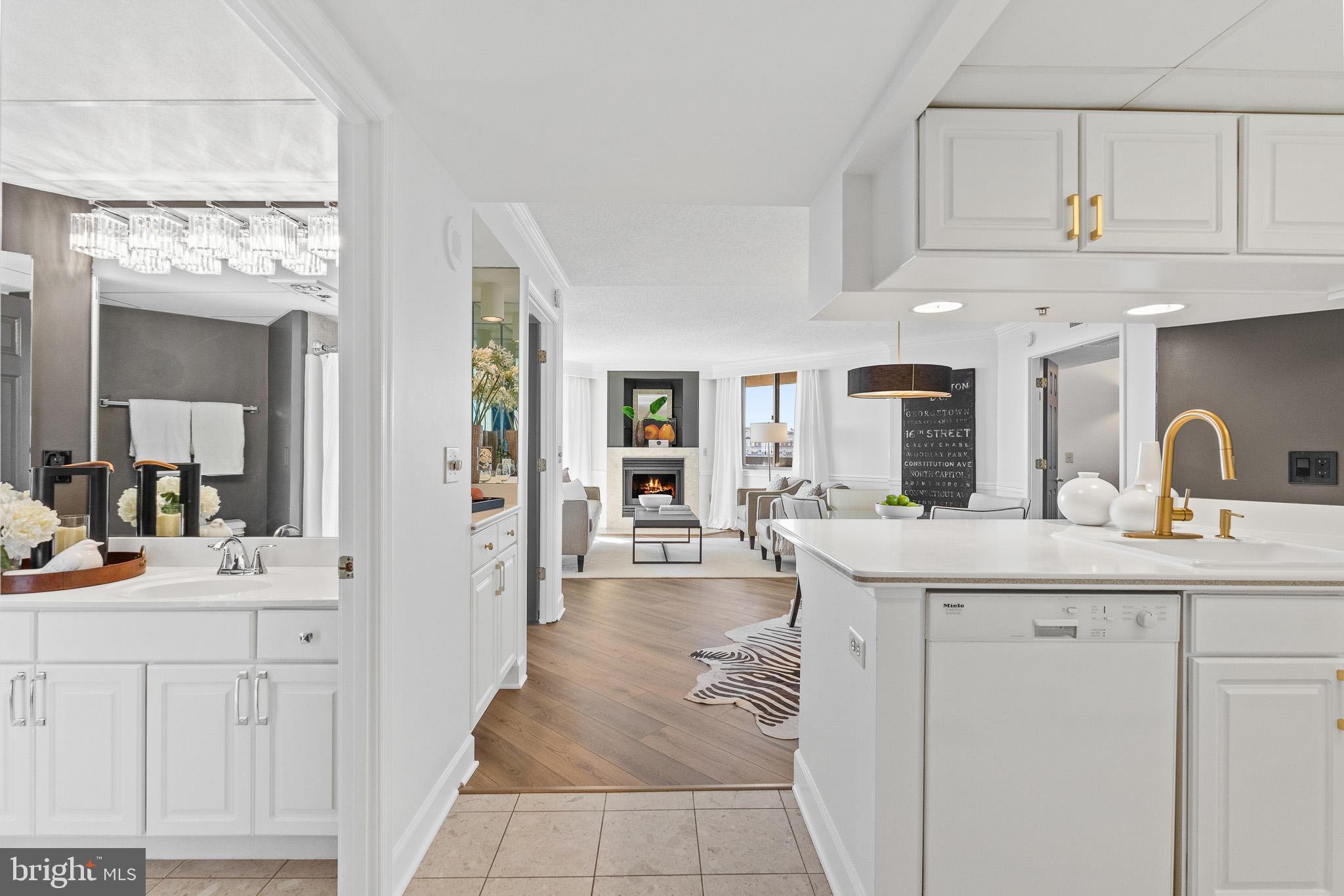 THE WILLIAMSBURG - Residential